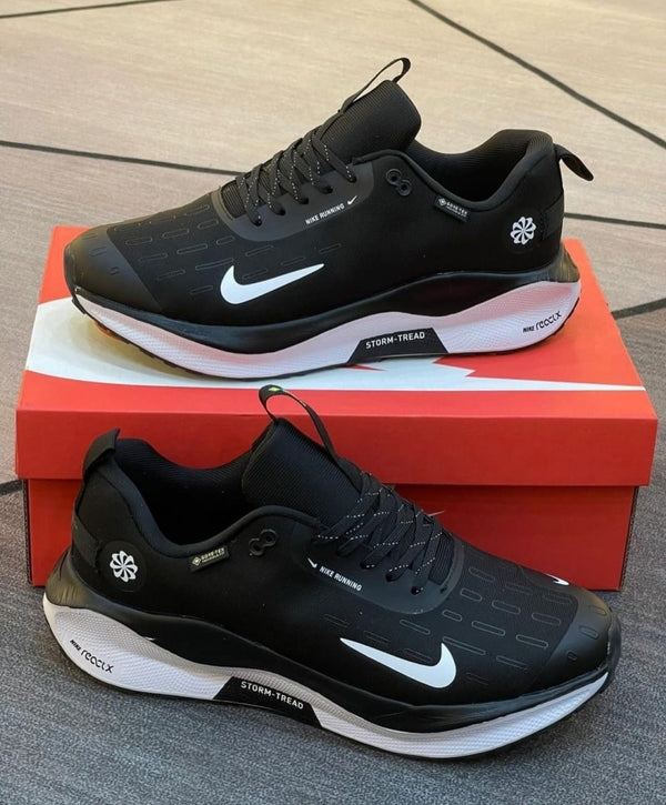 Nike INFINITY Run 4 React X GORE TEX BLACK WHITE