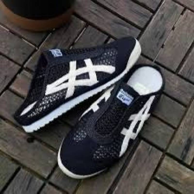 Onitsuka tiger black white slipon sabot