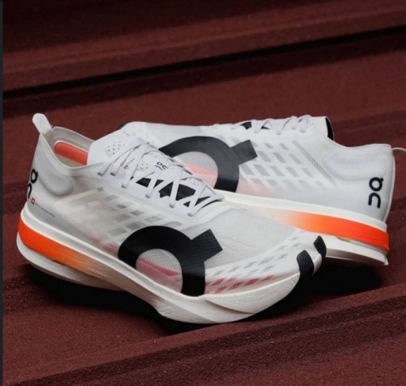 ON RUNNING CLOUD BOOM WHITE with cloud e...xtra insole