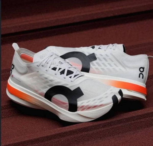 ON RUNNING CLOUD BOOM WHITE with cloud e...xtra insole