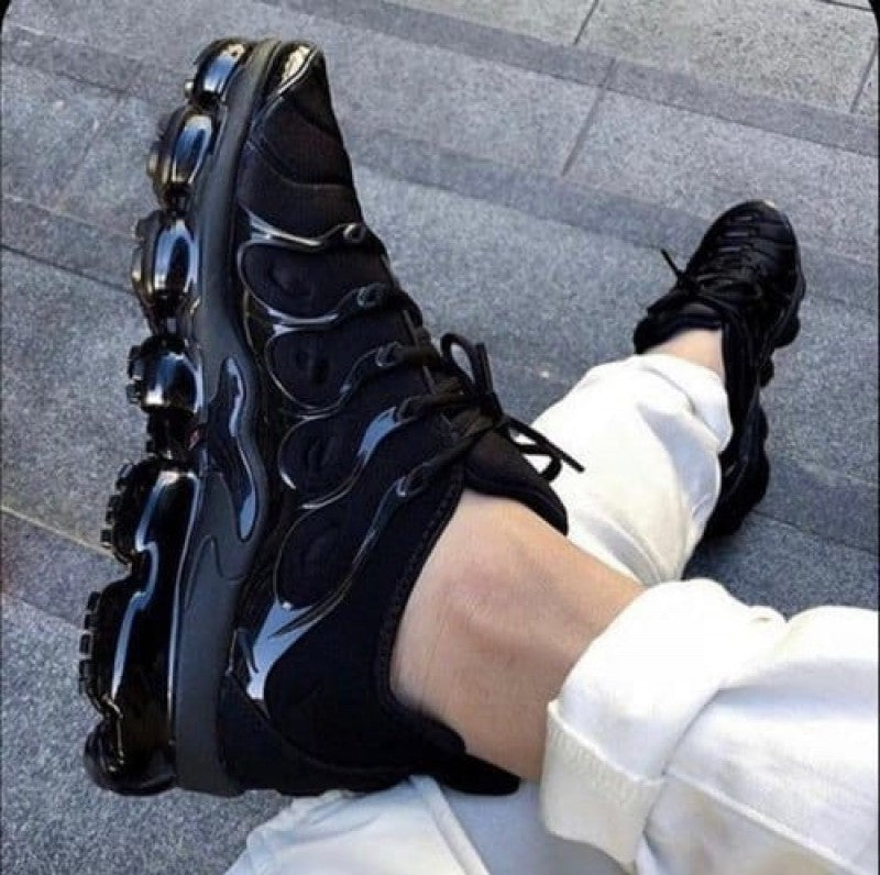 Nike VAPORMAX PLUS TRIPLE BLACK