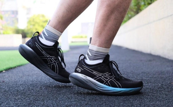 As...ICSs Gel Nimbus 25 PLATINUM BLACK
