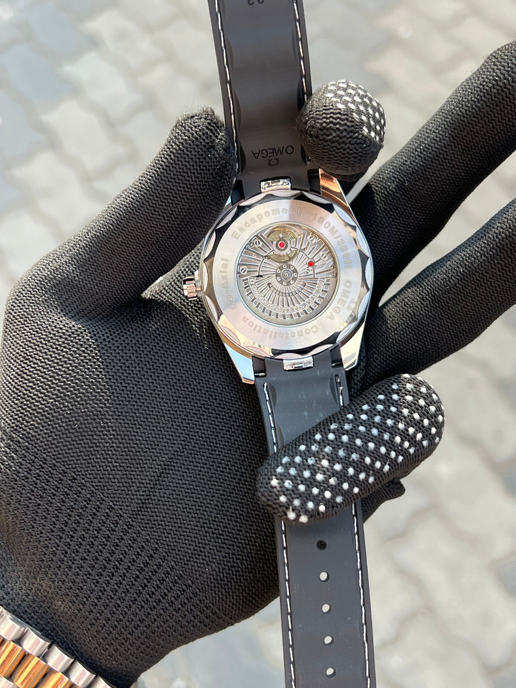 Omeg_a Seamaster Globe Black Quartz Back Open