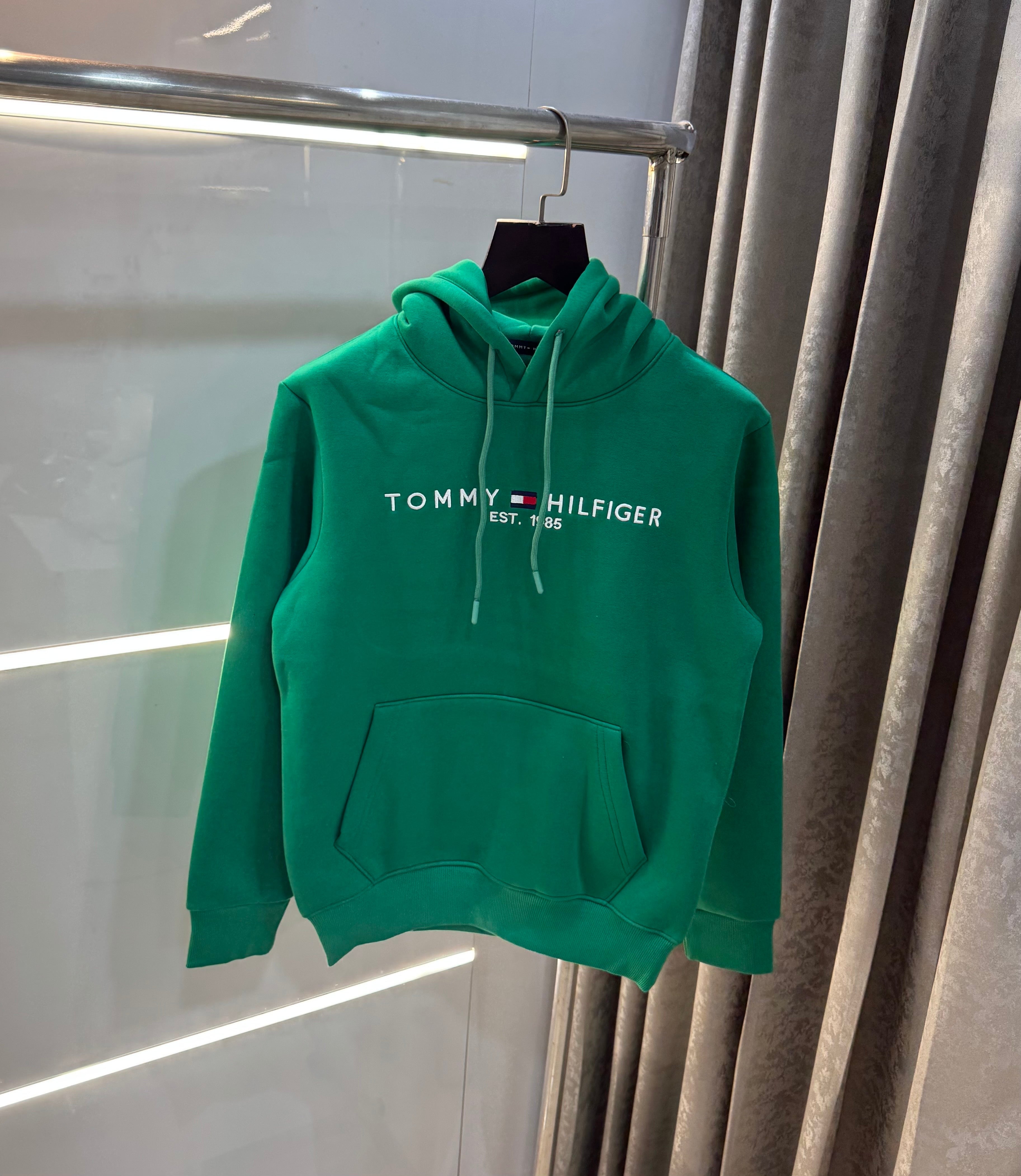 Tomm y Hilfiger Green Embroidery Logo Imported Hoodie Secondary image
