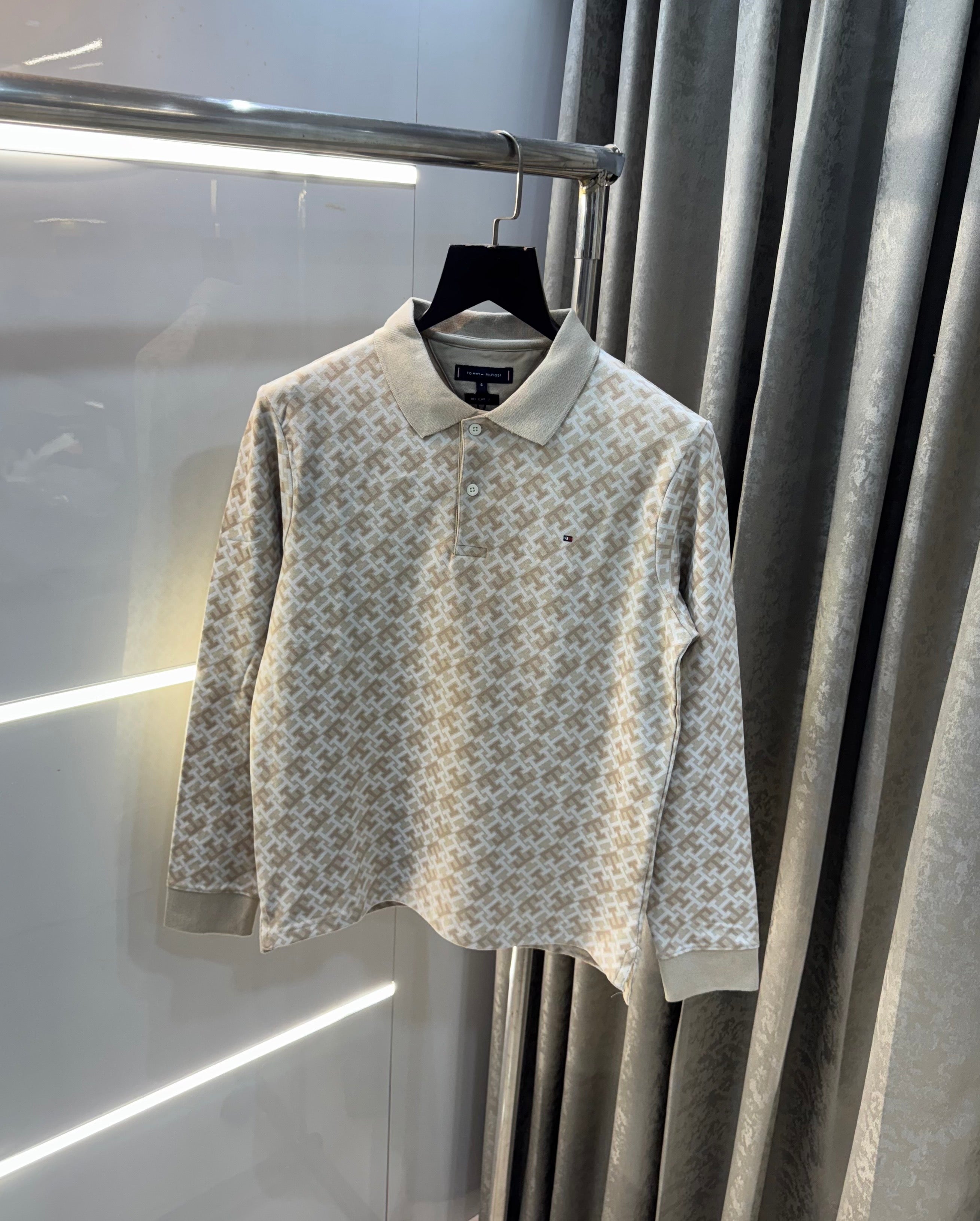 Tomm y Hilfiger Beige Full Sleeve Polo T-Shirt Secondary image
