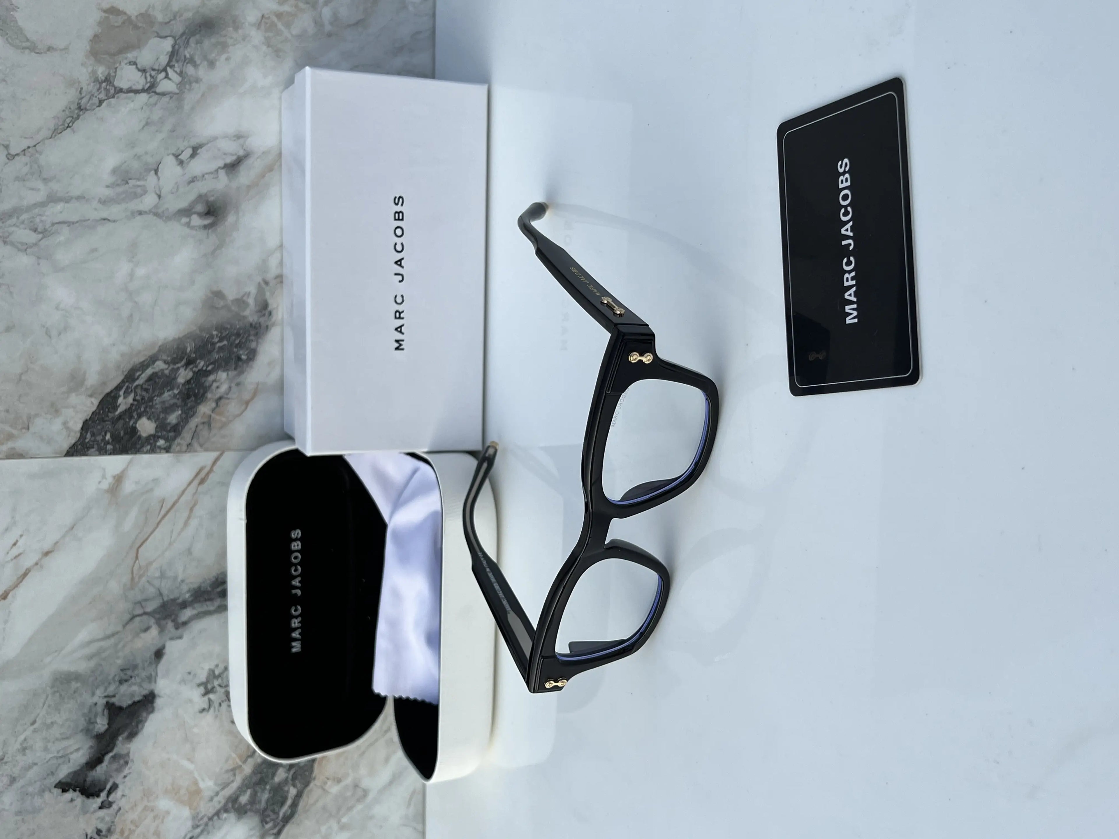 Marc_jacobs_1142_black_plano