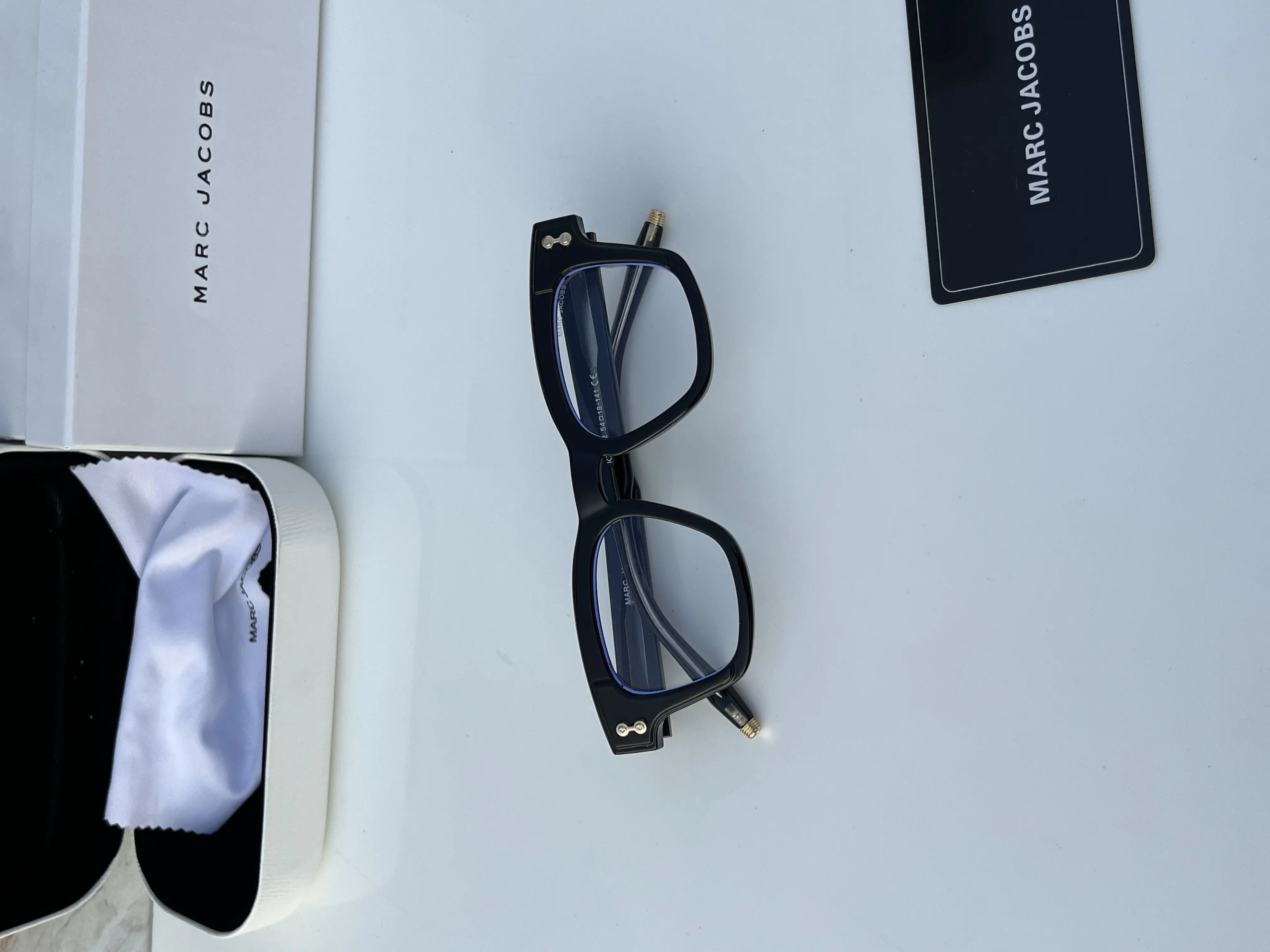 Marc_jacobs_1142_black_plano