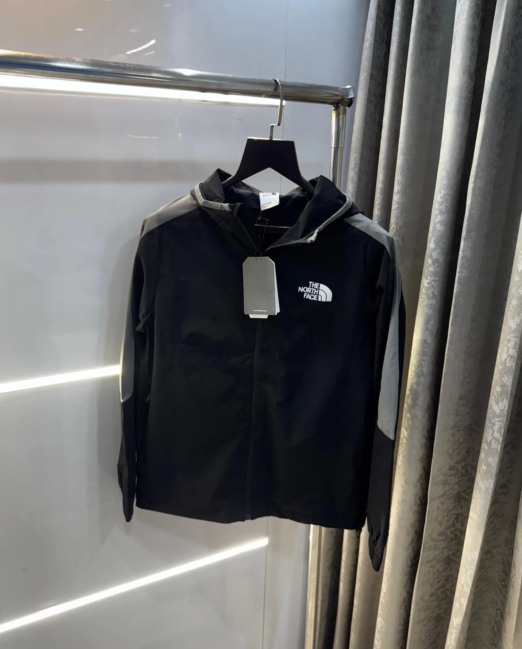 the North fac e Imported Premium WindBreaker Jacket