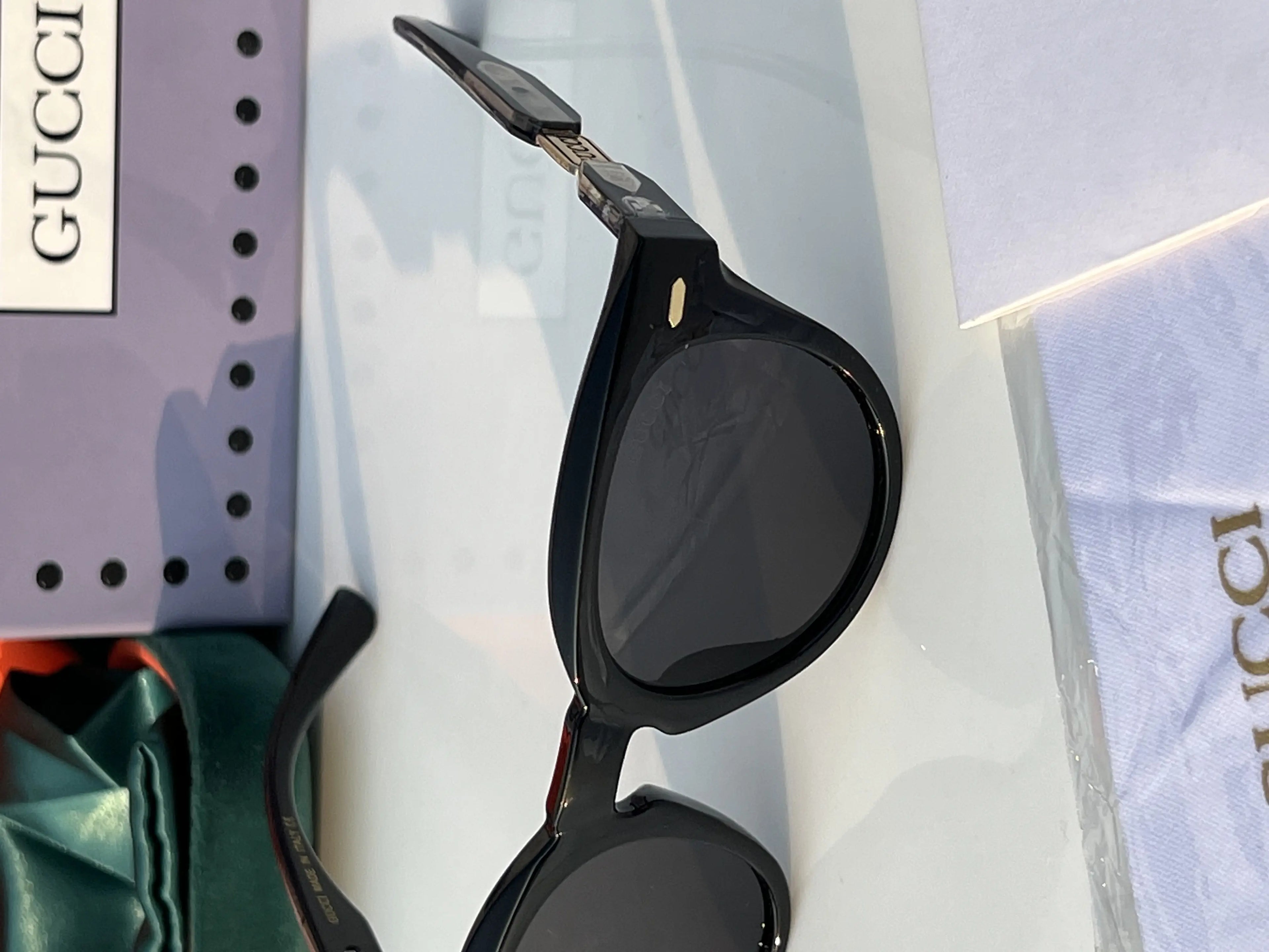 gucCI!_2921_black_gold