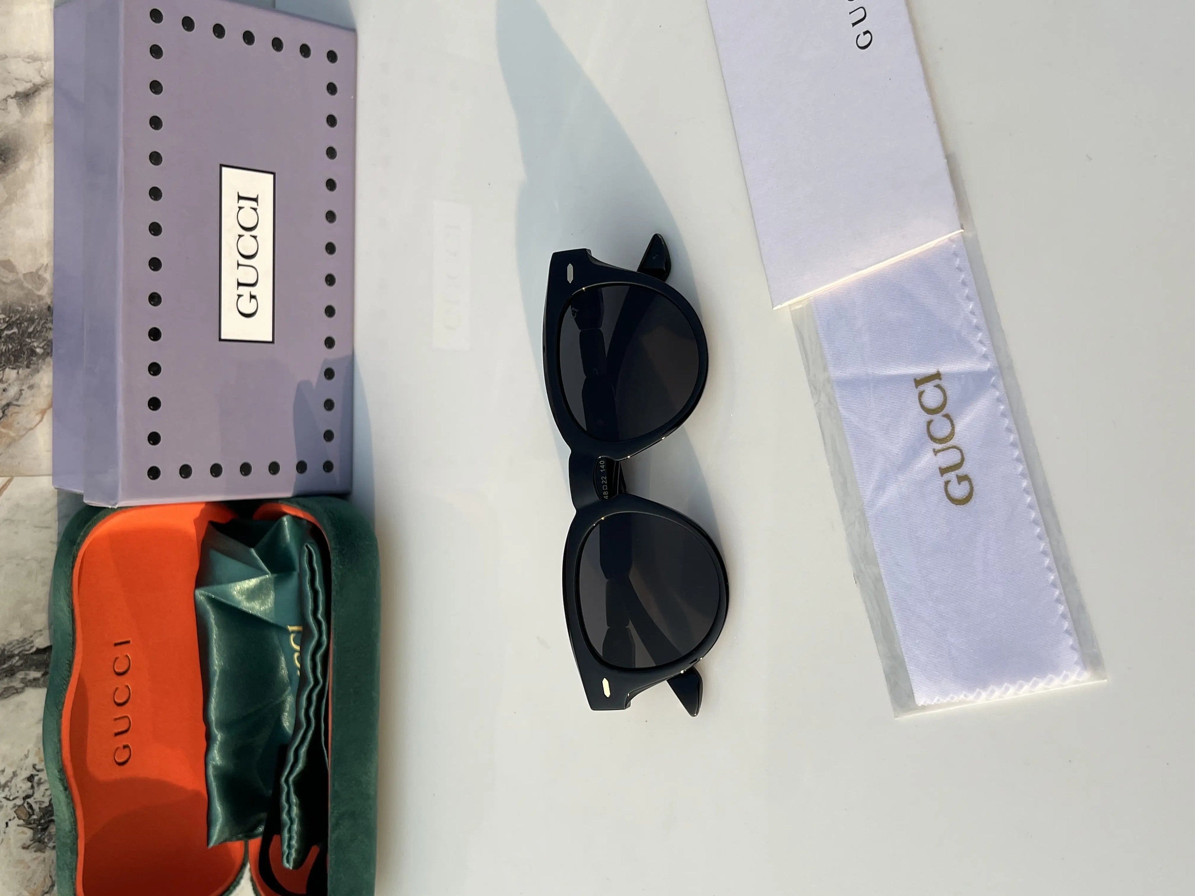 gucCI!_2921_black_gold