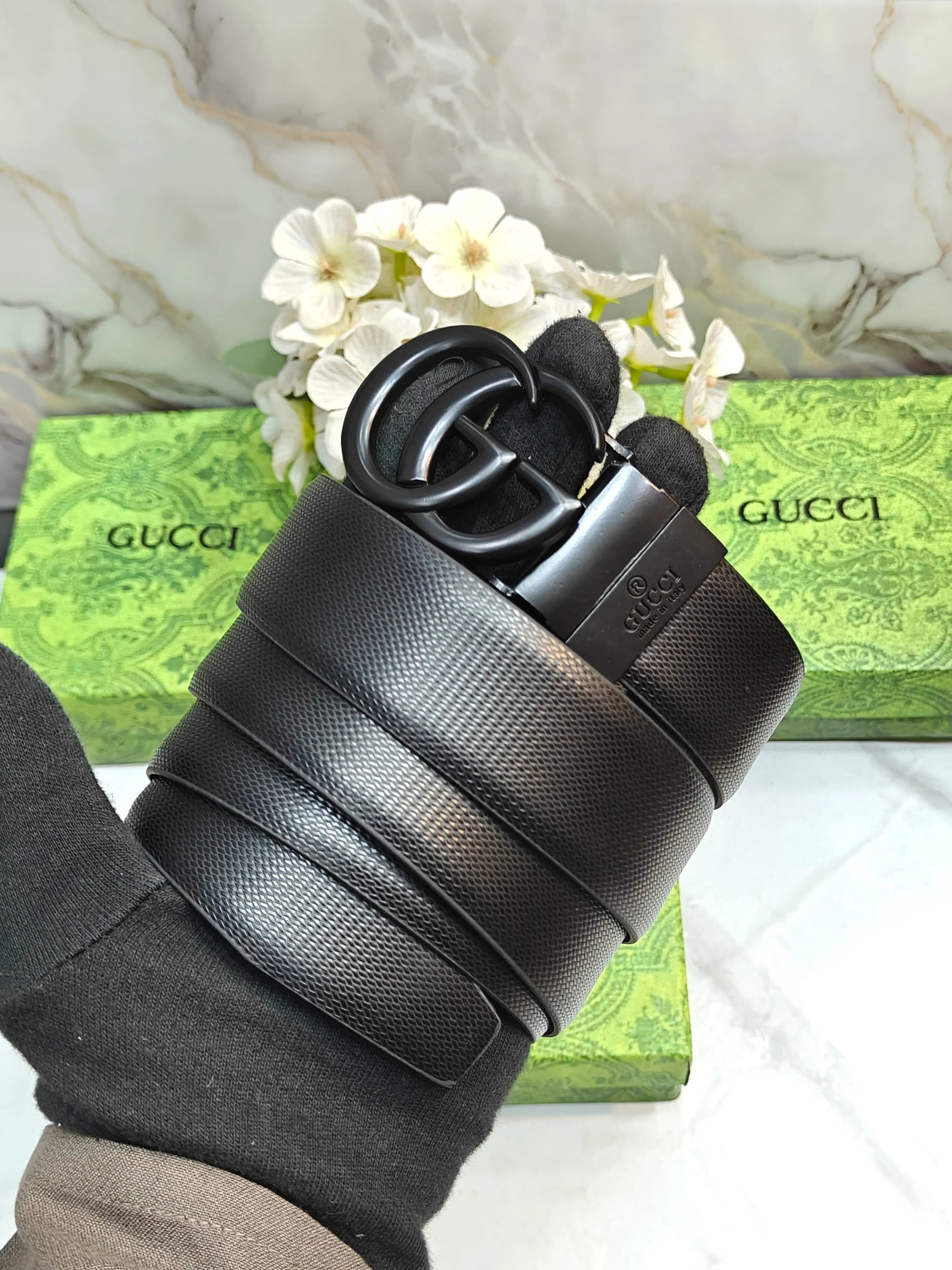 GUccI PREMIUM QUALITY REVERSEABLE BELT WITH OG BOx..