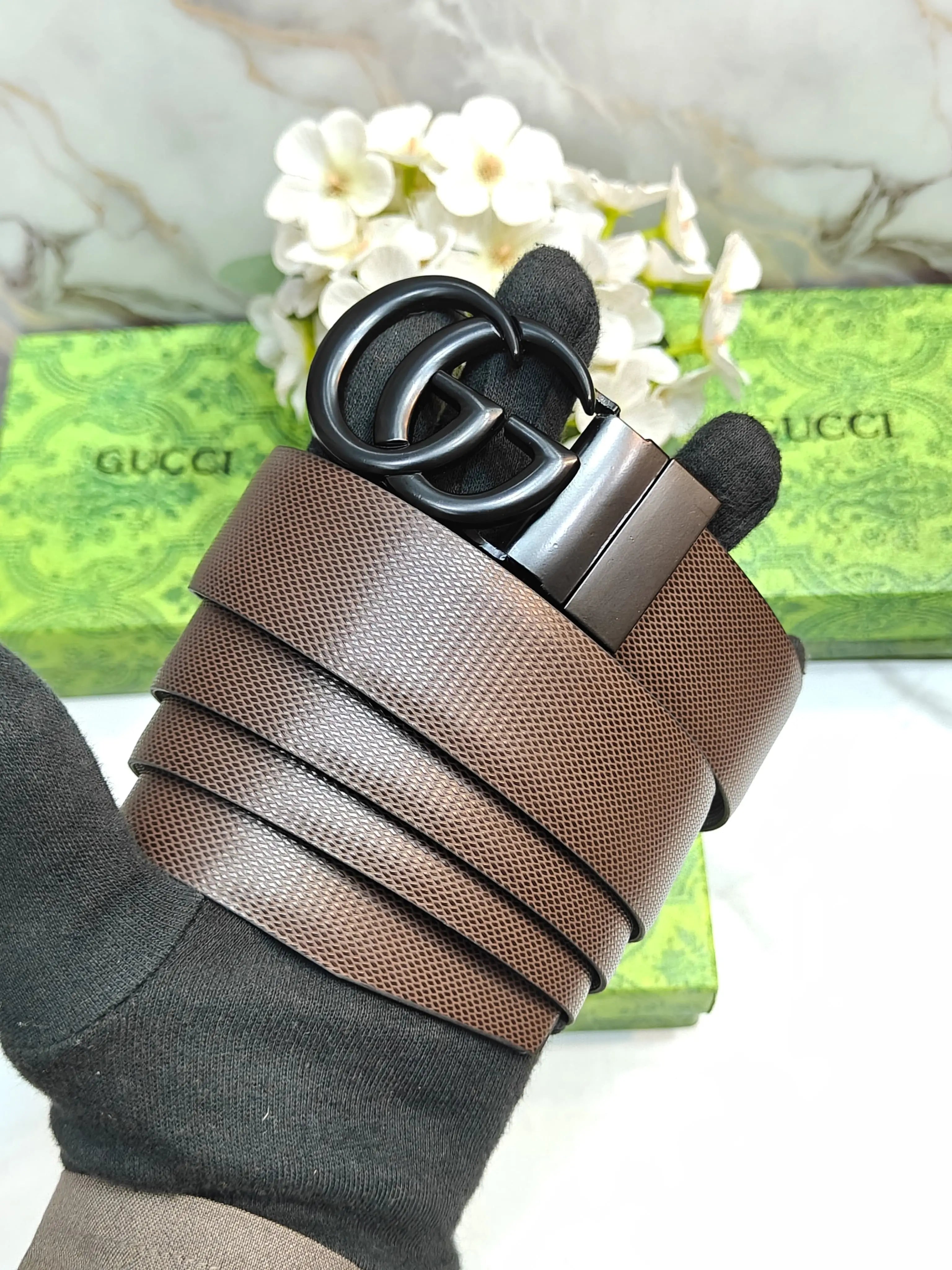 GUccI PREMIUM QUALITY REVERSEABLE BELT WITH OG BOx..