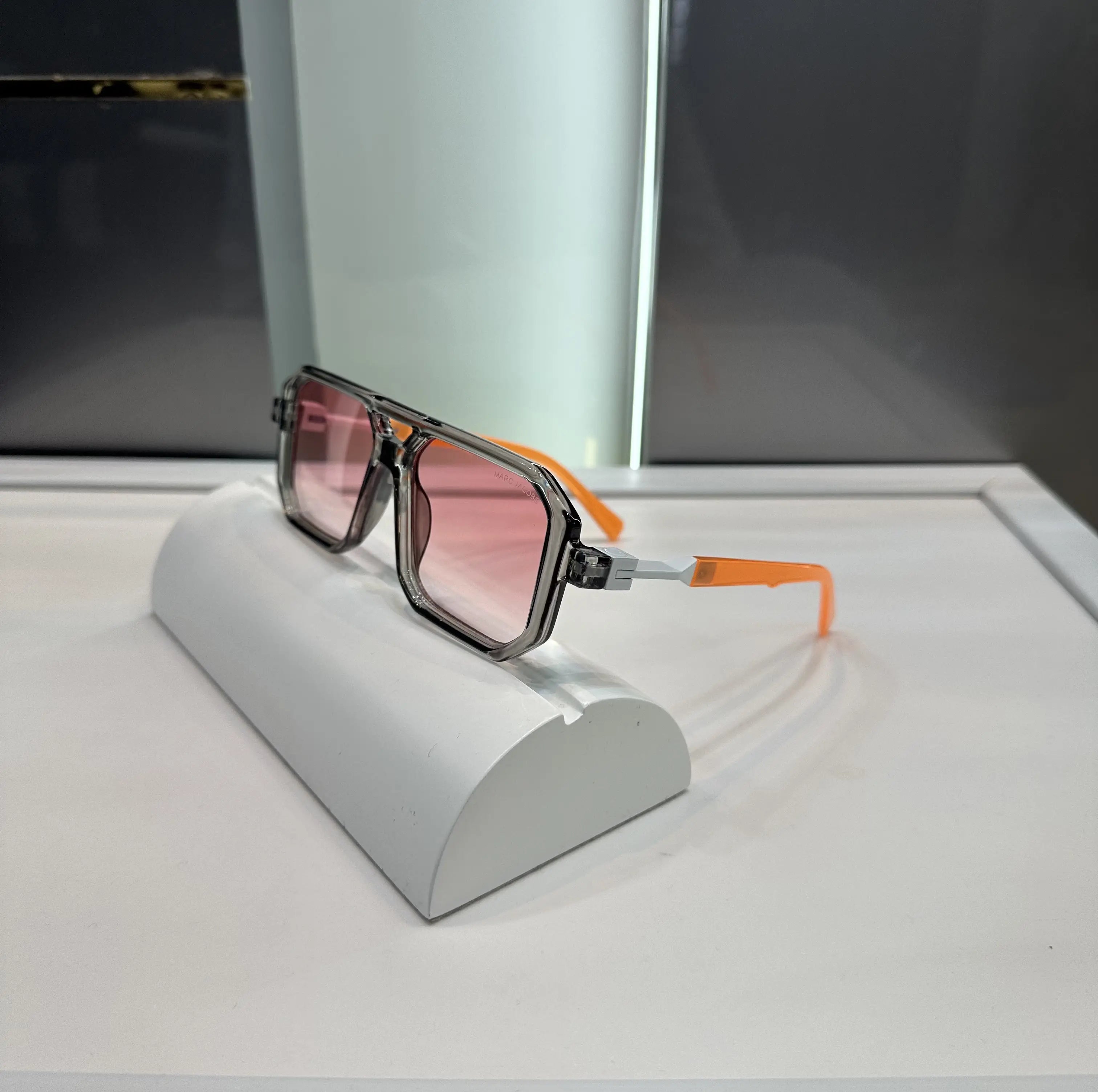 Marc Jacobs Peach Premium Shades 6125