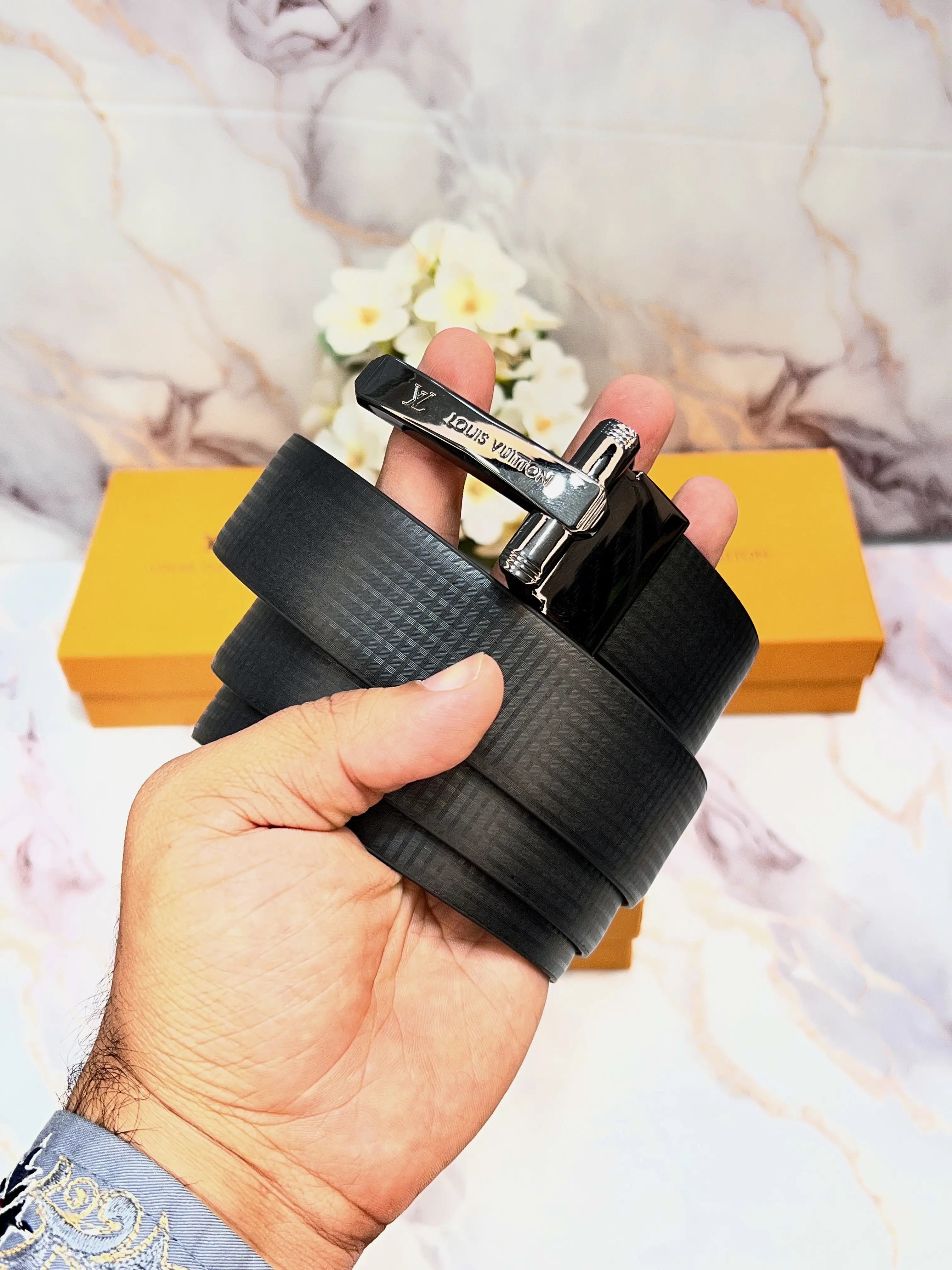LV LOUIS VUITTON PREMIUM QUALITY IMPORTED REVERSIBLE BELT WITH OG BOX LV-209 Main image