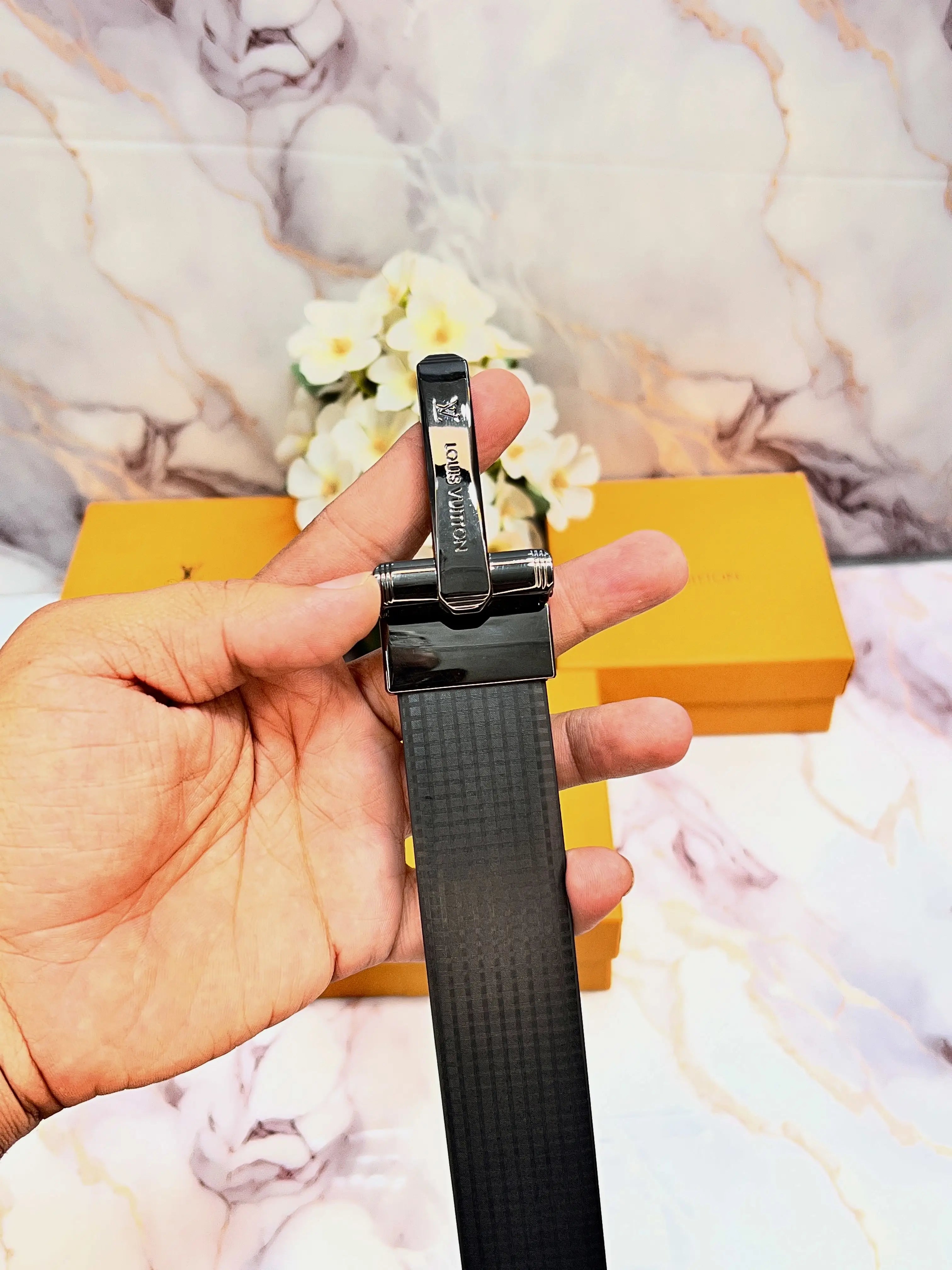 LV LOUIS VUITTON PREMIUM QUALITY IMPORTED REVERSIBLE BELT WITH OG BOX LV-209 Secondary image