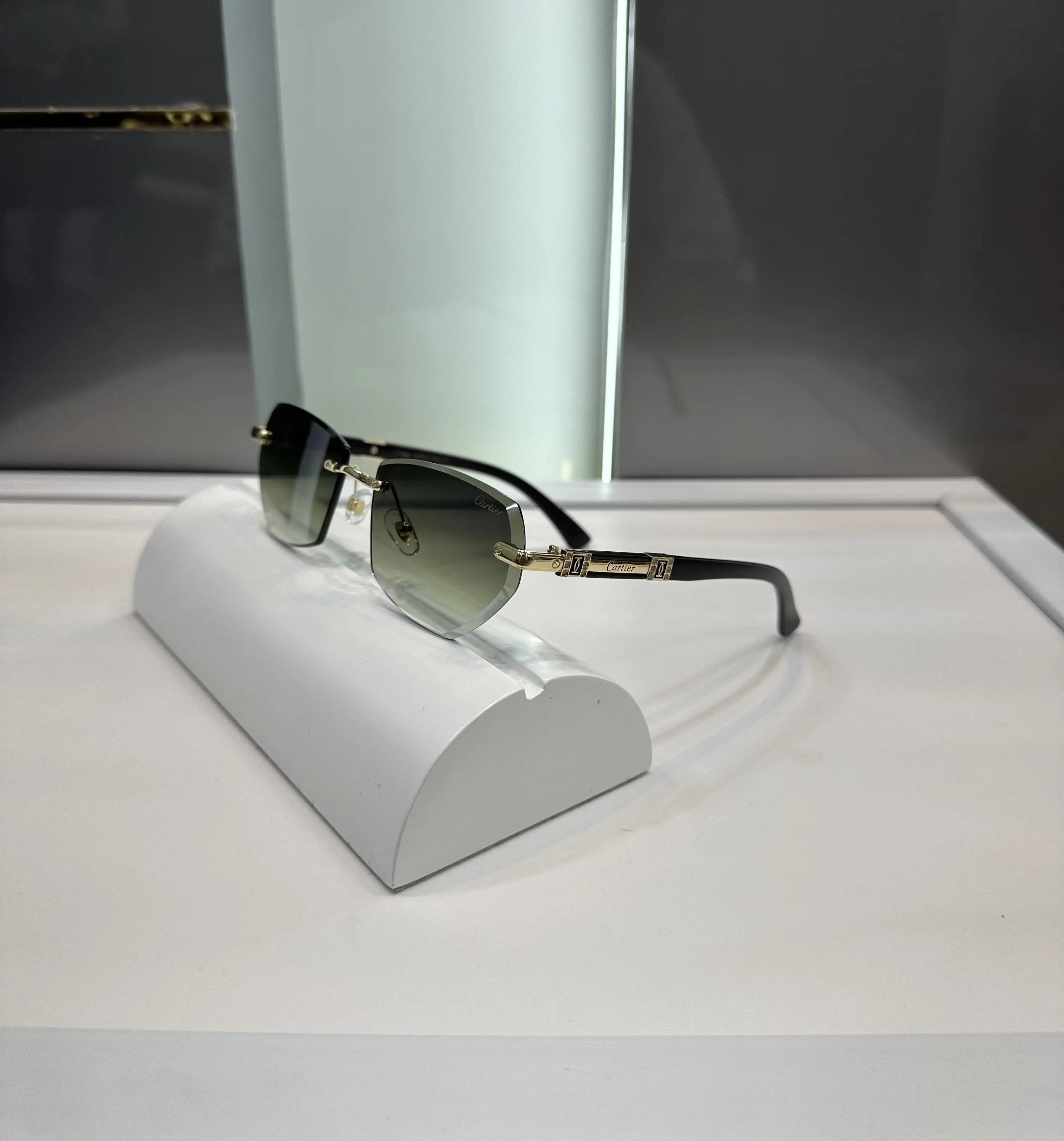 Cartie r Green Designer Premium Shade 3185