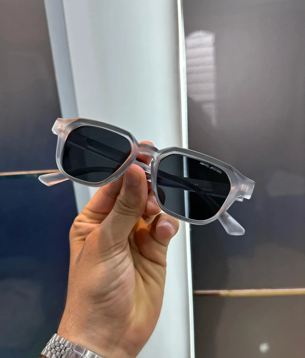 Marc Jacobs All Grey Premium Shade 015