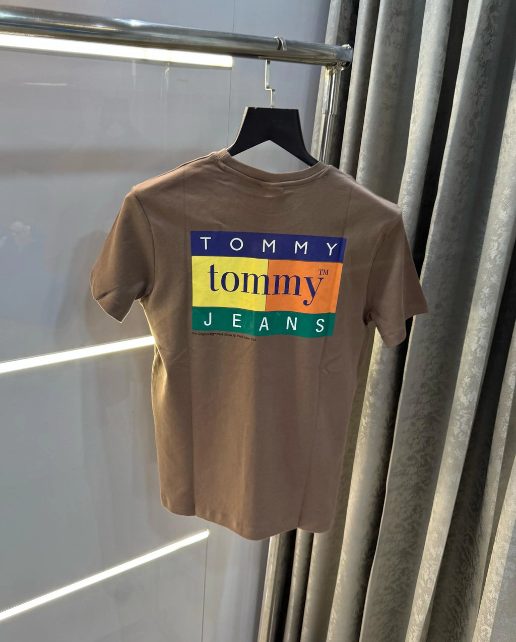 Tomm y Hilfiger Brown Printed Premium T-Shirt