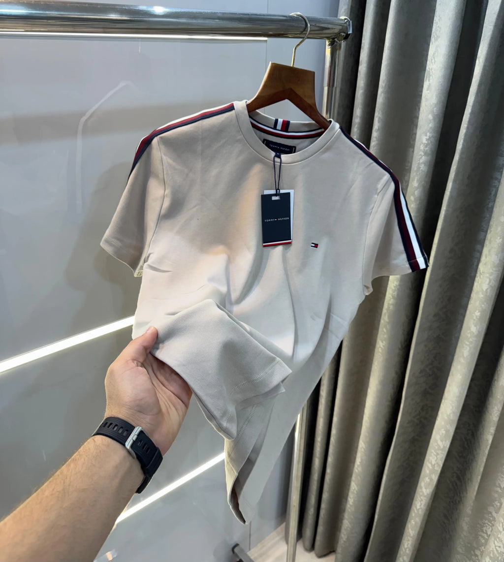 Tomm y Hilfiger Beige Printed Premium T-Shirt