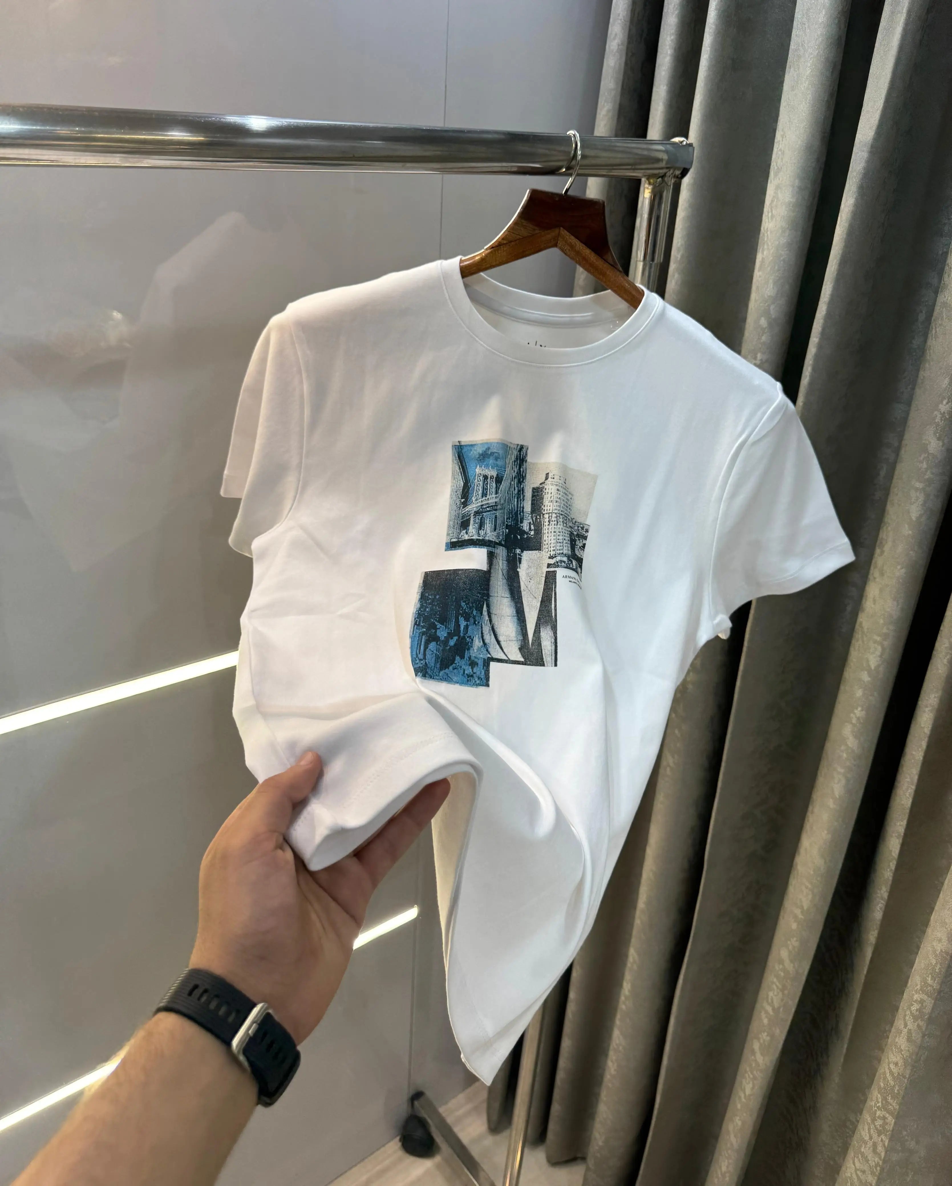 Arman i Exchange White Logo Print Imported T-Shirt Main image