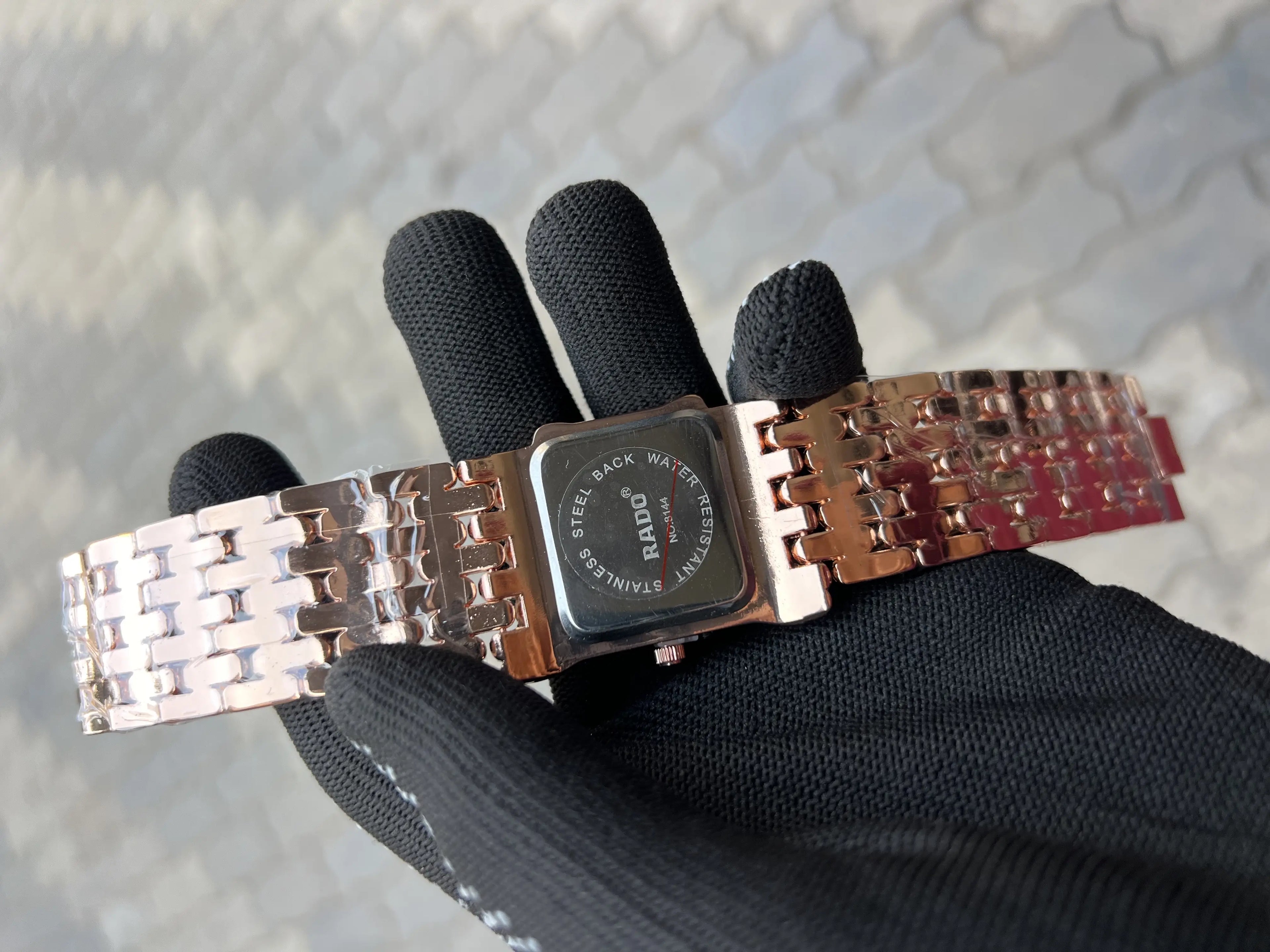 Rad_o Rose Gold Black