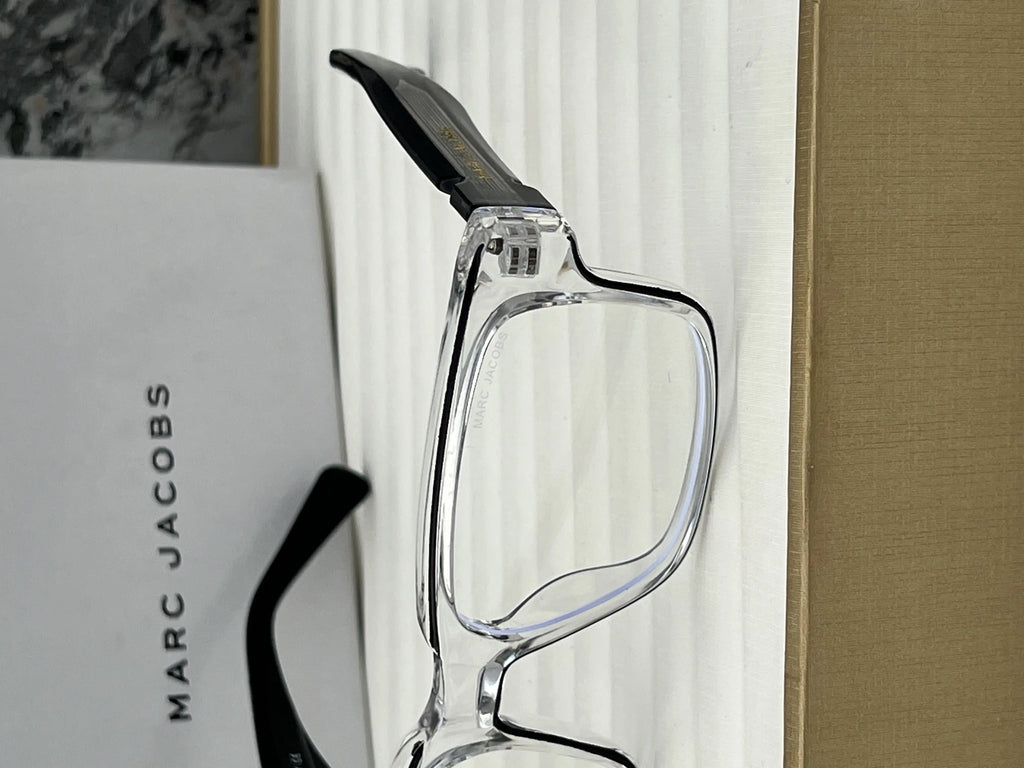 Marc_Jacobs_1117_transparent