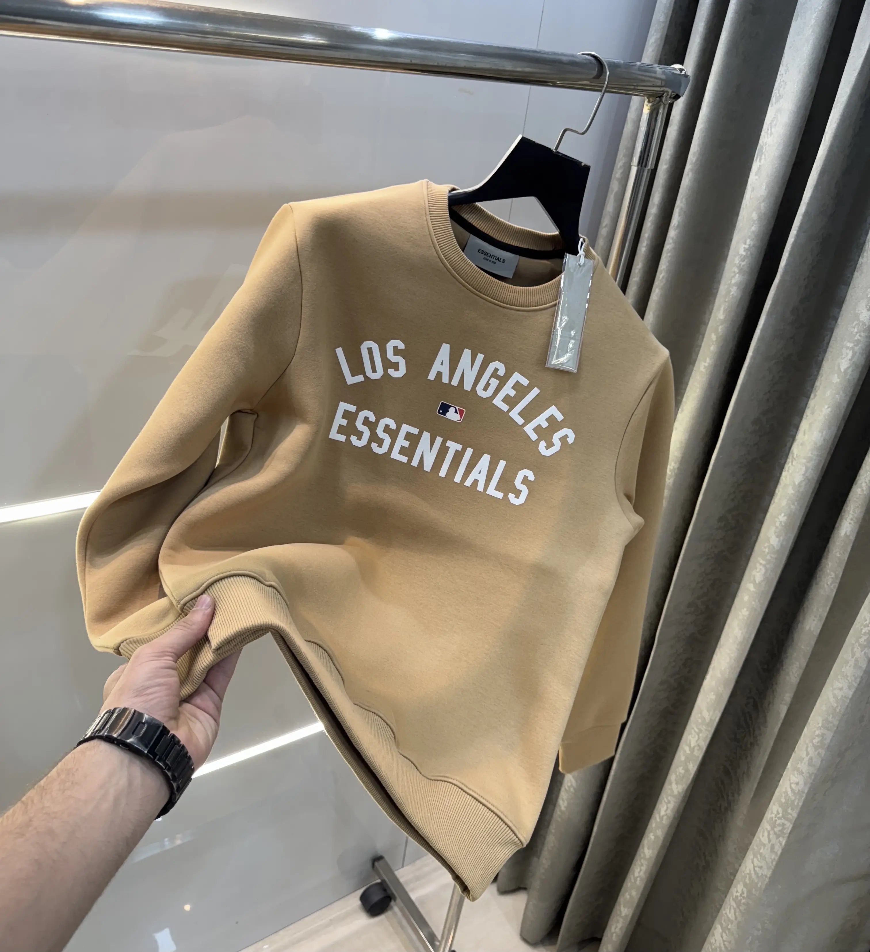 Essential Los Angeles biege Imported Sweatshirt Main image