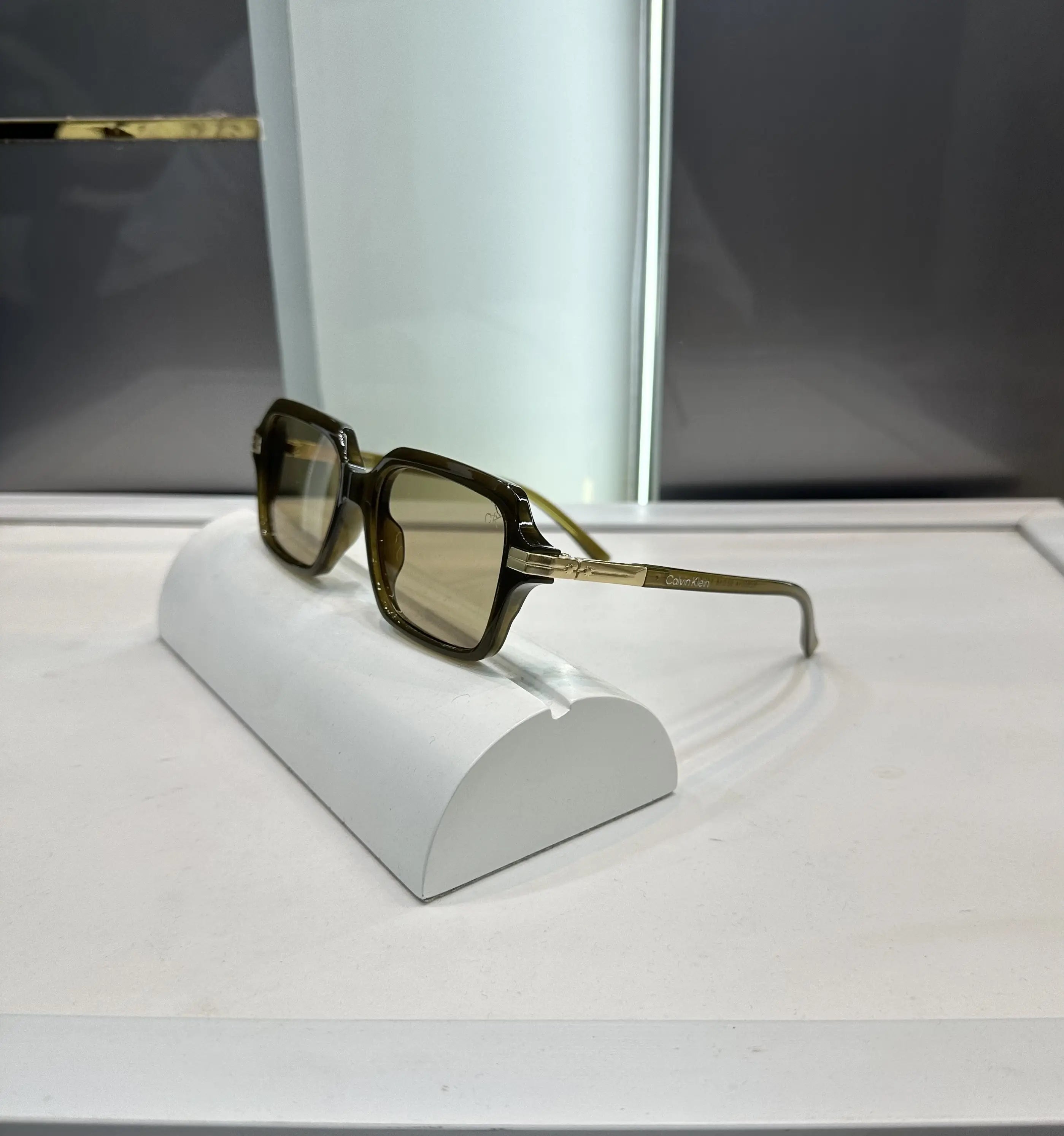 Calvin  Klein Gold Green Premium Shade 2014