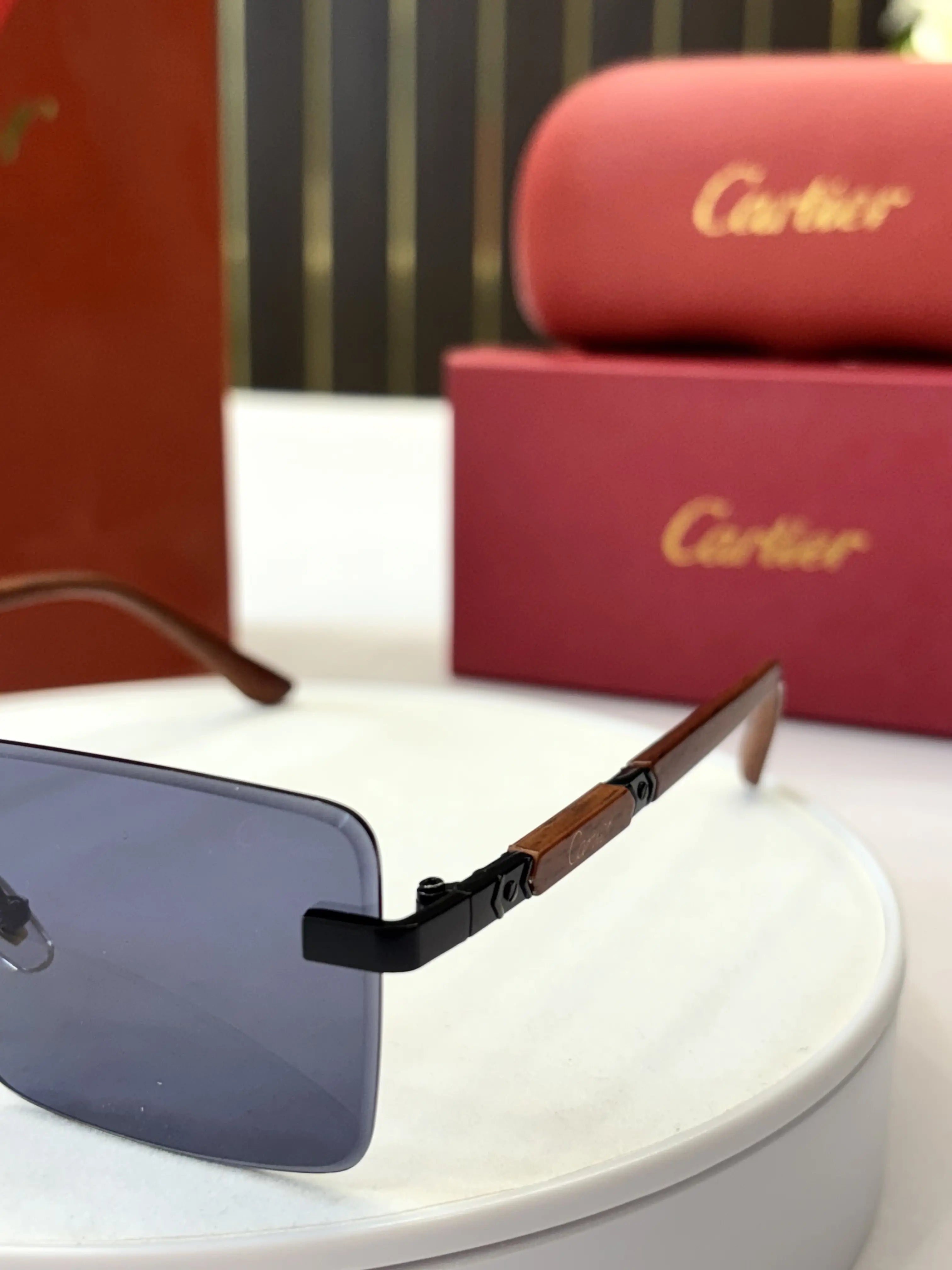 Cartier_3164 Secondary image