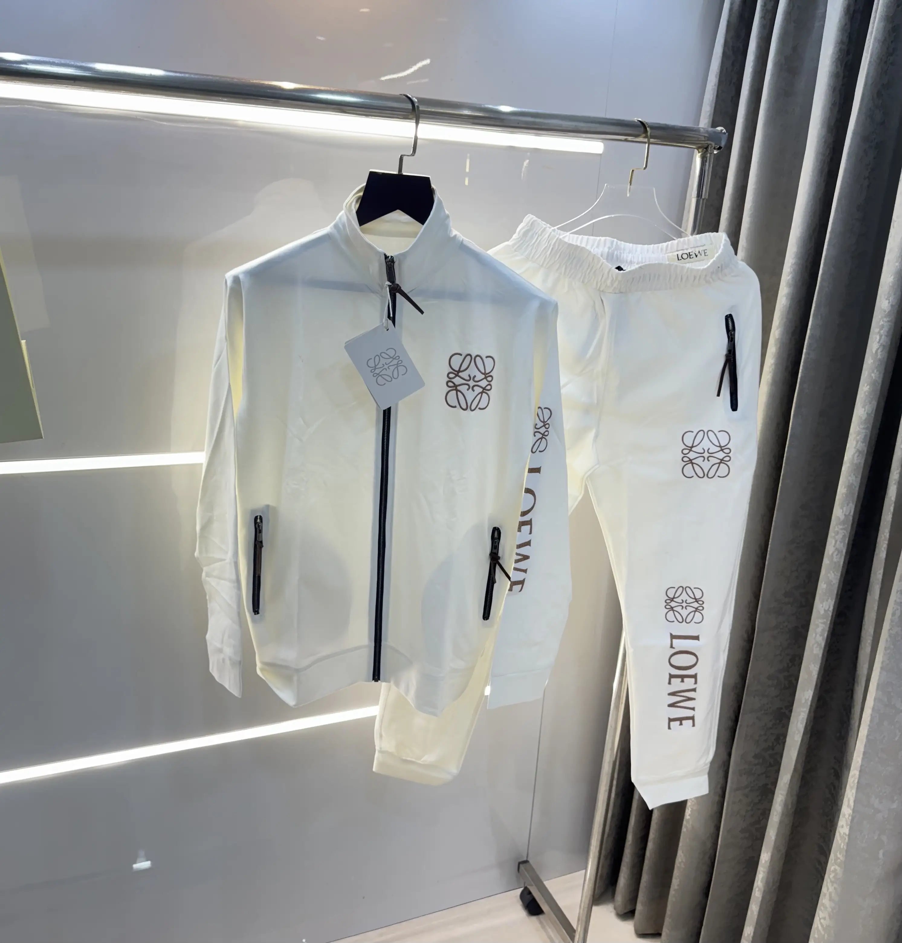 Loewe White Embroidery Logo Imported Tracksuit Secondary image