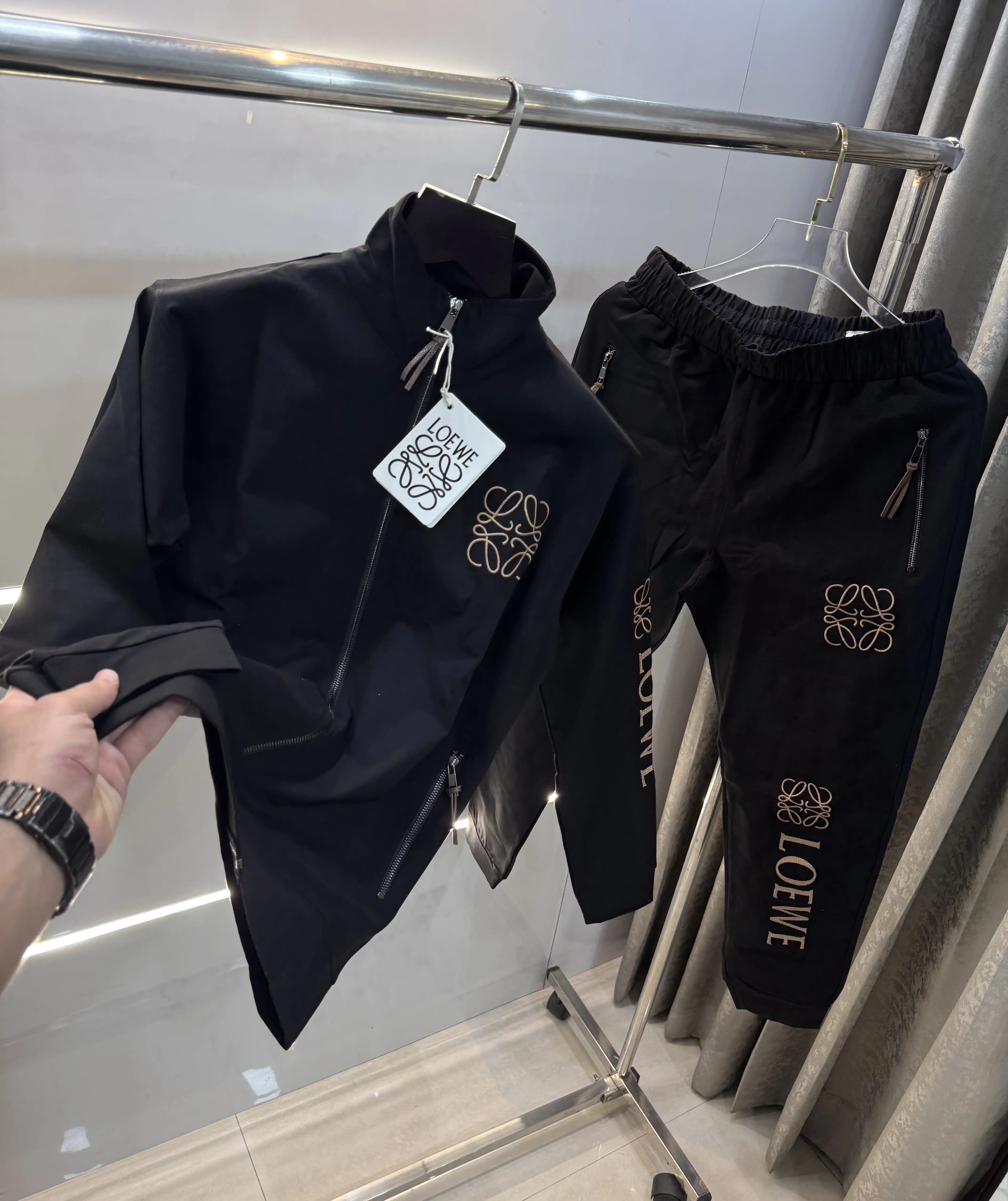 LOeW3 Black Embroidery Logo Imported Tracksuit Secondary image
