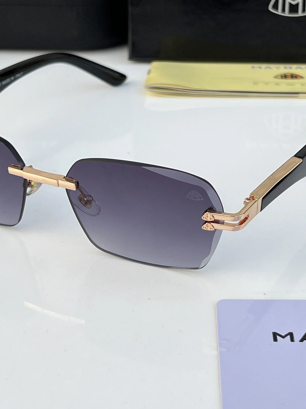 Maybach_2571_gold_black_shaded