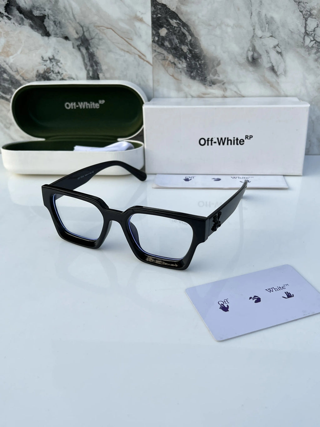 Off_white_black_plano