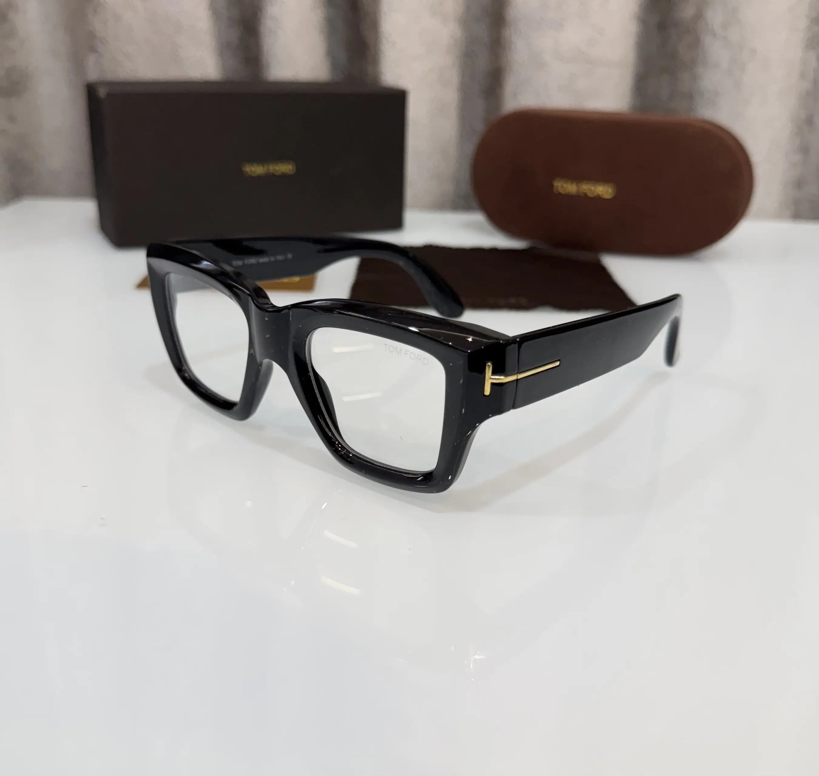 Tomfo_rd. Black Bobby Deol Premium Glasses 184