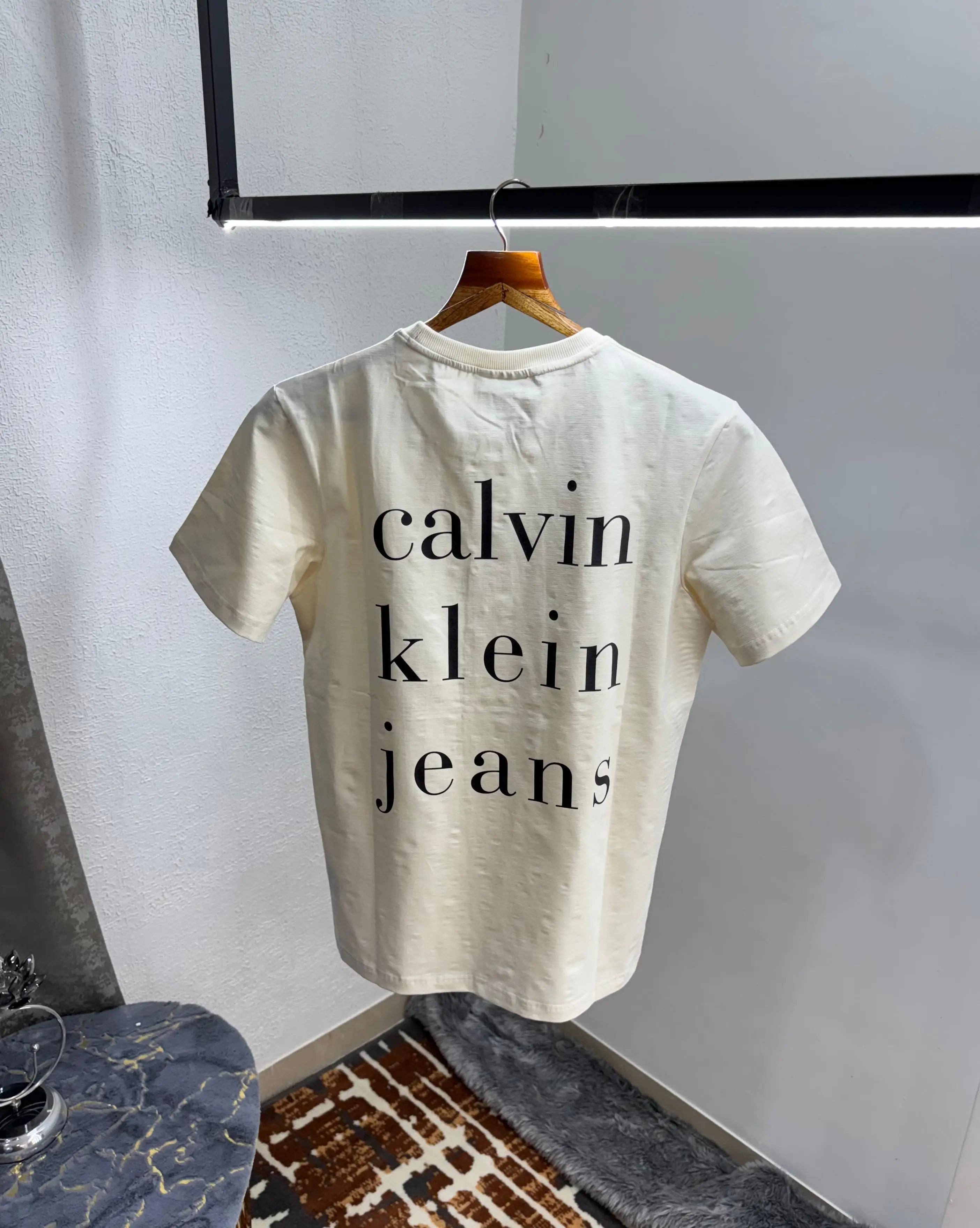 Calvin Klei n Creme Back Print Premium T-Shirt