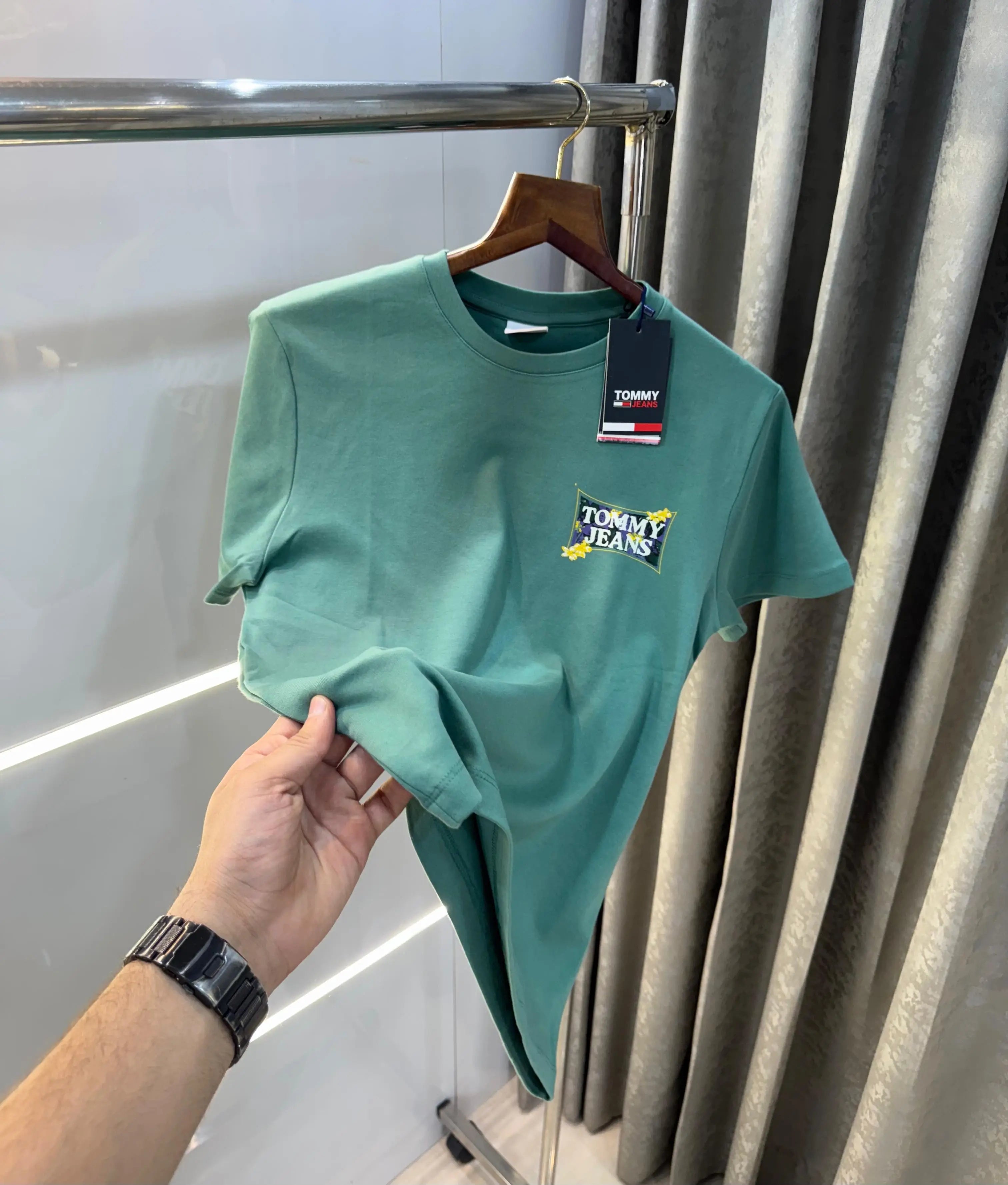 Tomm y Hilfiger green  Printed Premium T-Shirt