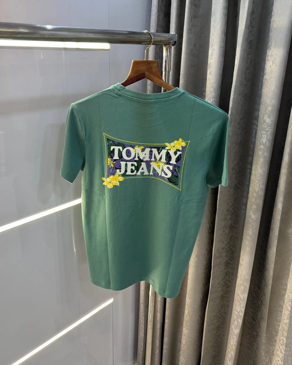 Tomm y Hilfiger green  Printed Premium T-Shirt