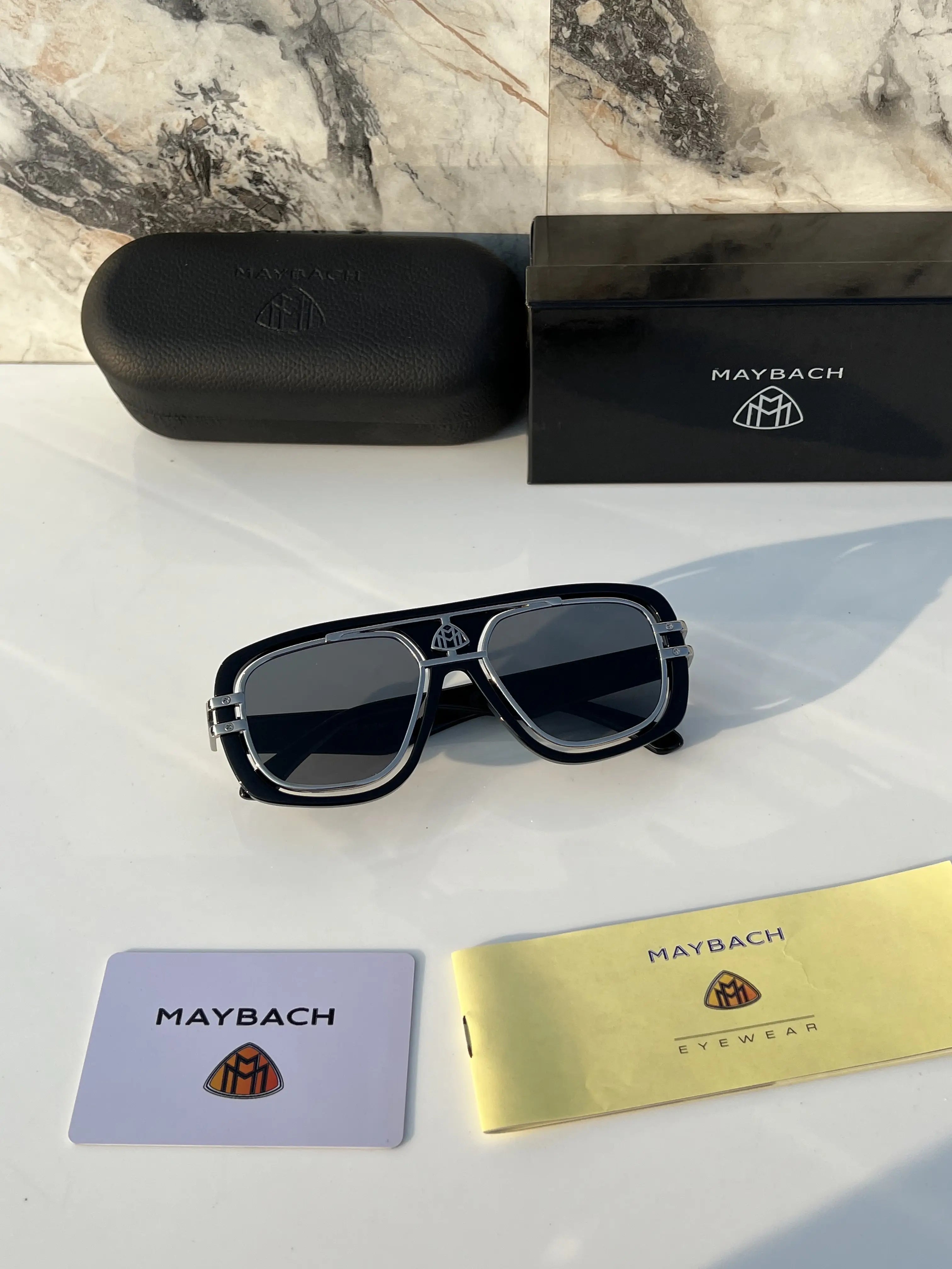 Maybach_7339_black_silver
