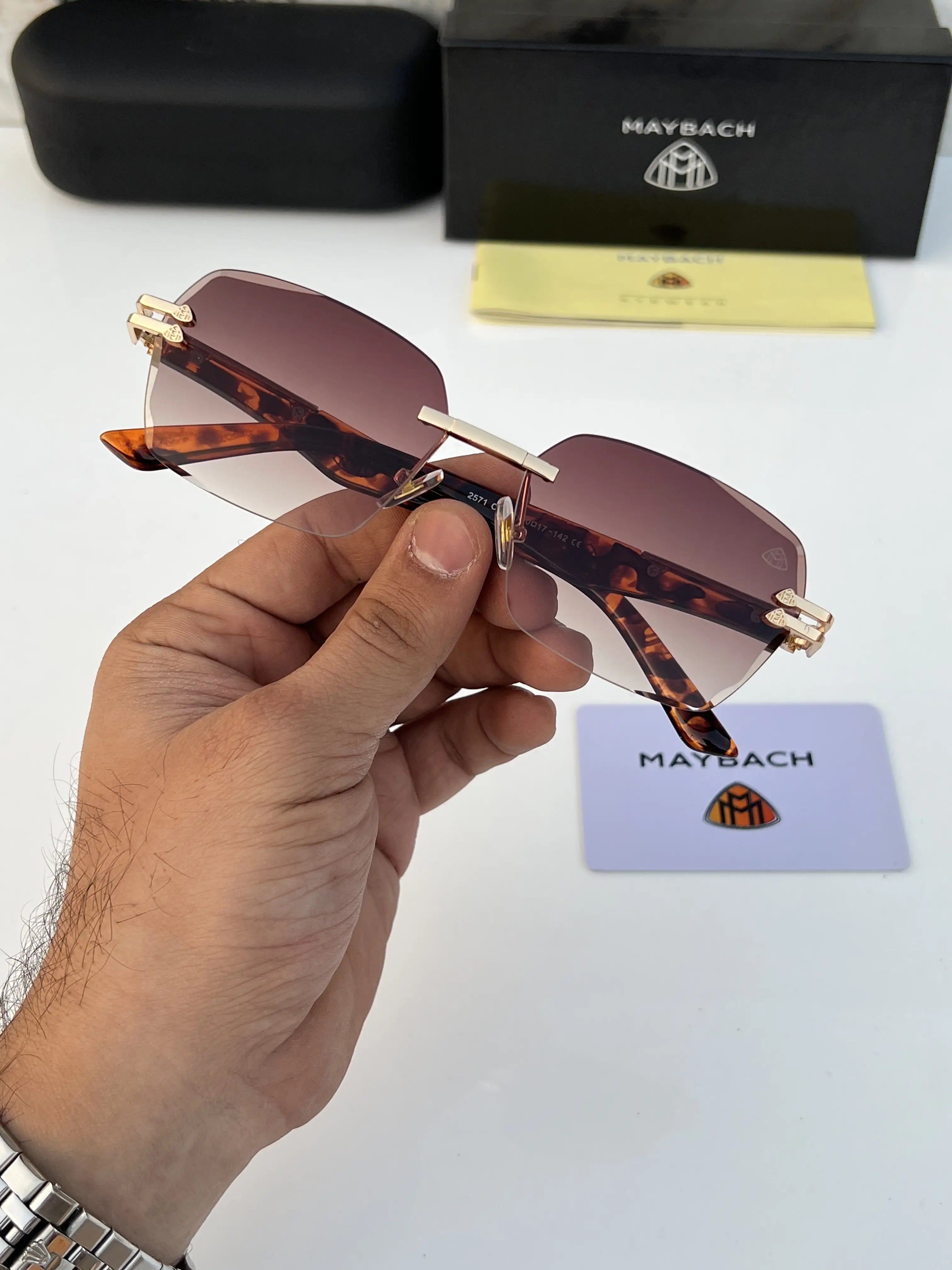Maybach_2571_gold_tiger