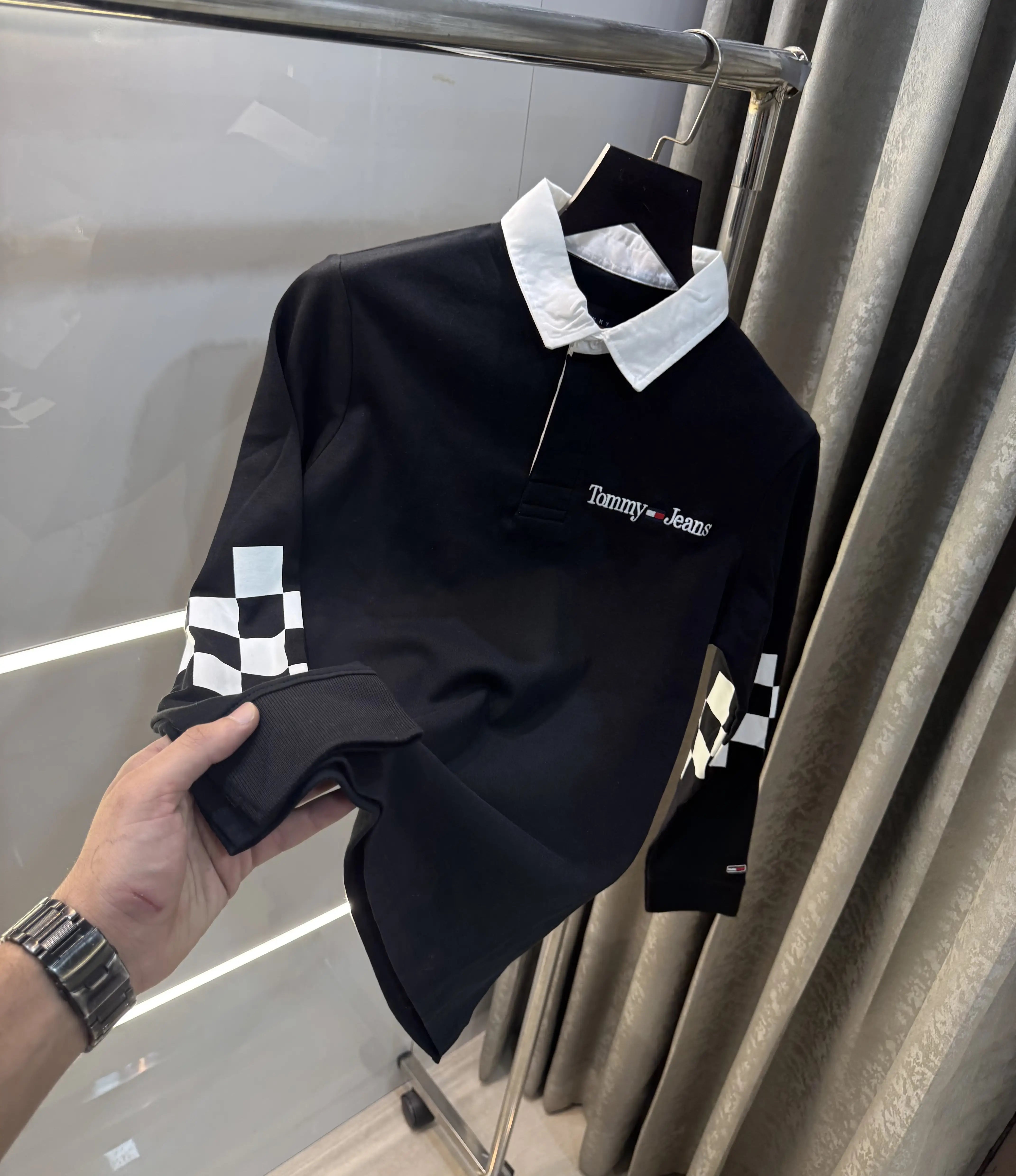 Tomm y Hilfiger Black Embroidery Logo Premium Full Sleeve Polo T-Shirt Main image