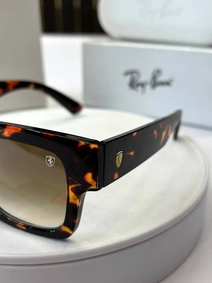 _Rayban_4415_tiger_brown Secondary image