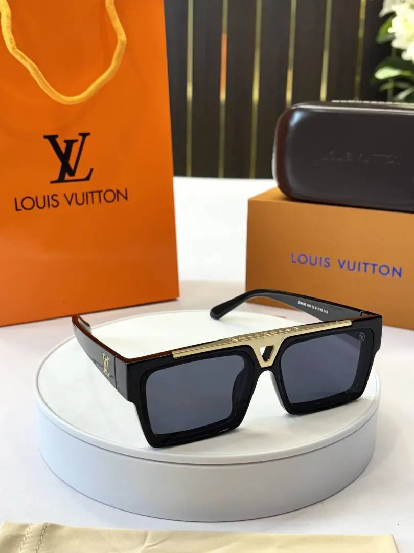 _Louis_vuitton_1984_blk_gold