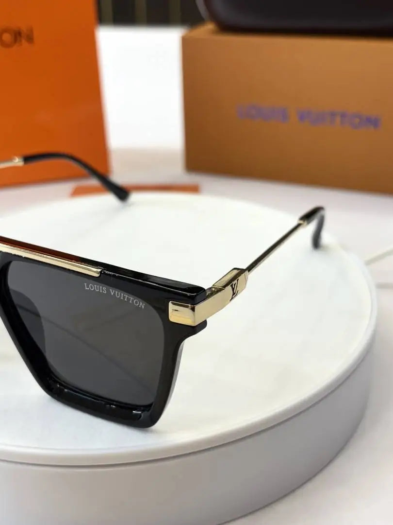 _Louis_vuitton_1250_blk_gold
