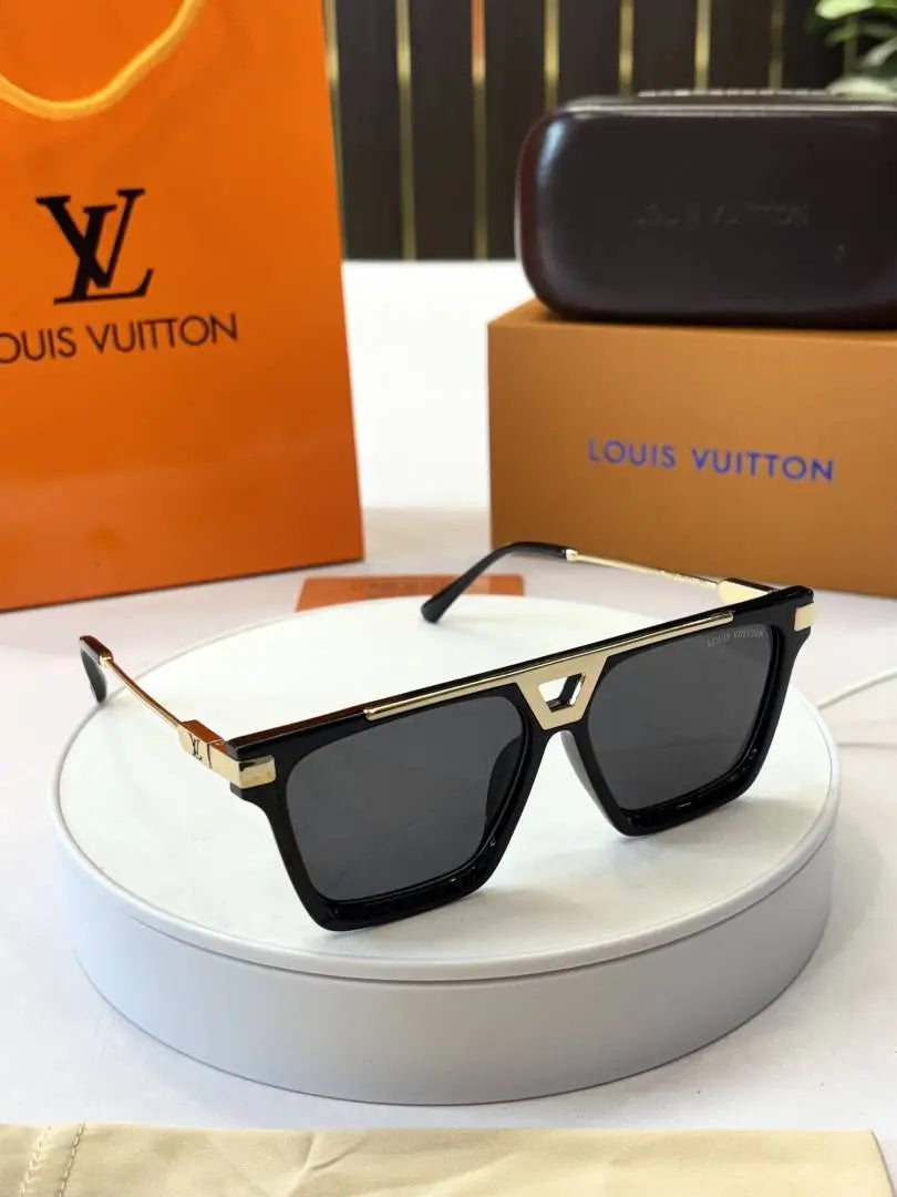 _Louis_vuitton_1250_blk_gold