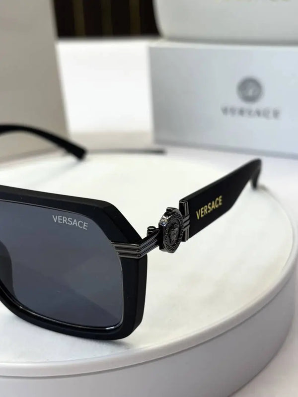_Versae_4399_full_blk