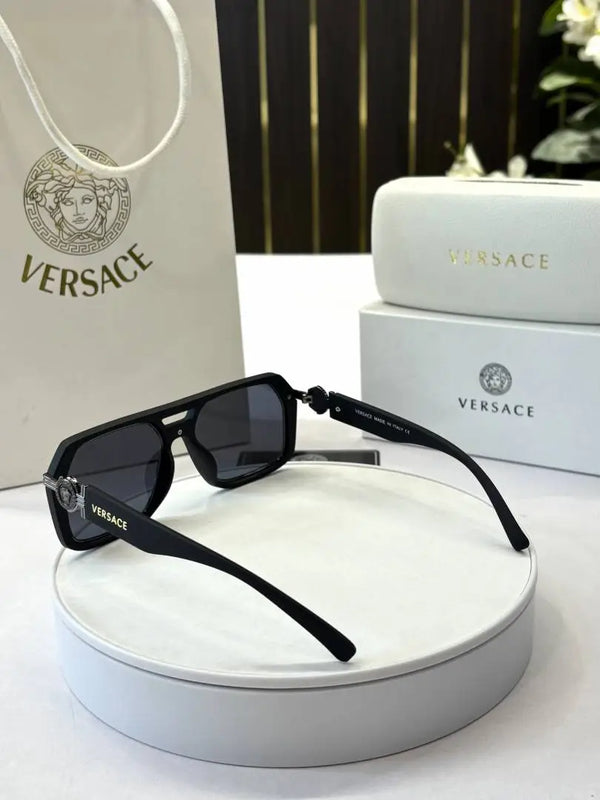 _Versae_4399_full_blk