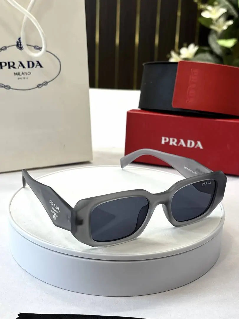 _Prada_8679_grey