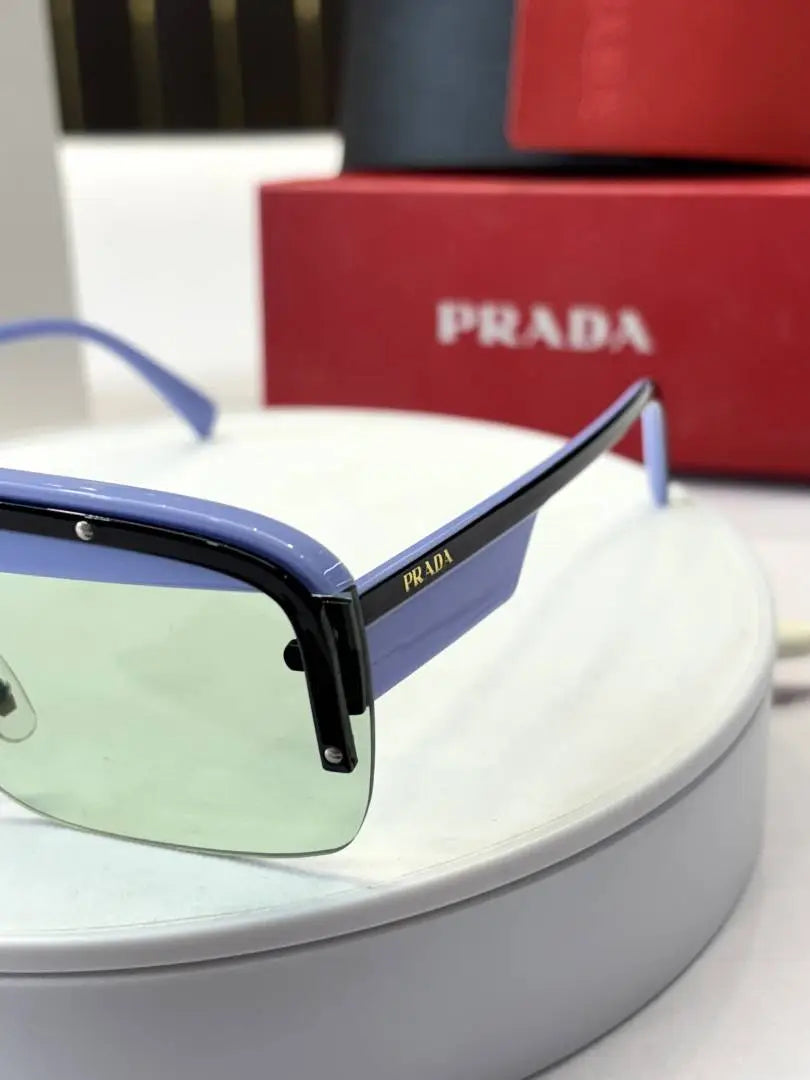 _Prada_13_green Secondary image