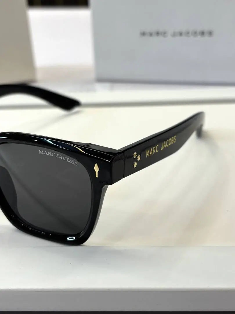 _Marc_jacobs_M11-25_