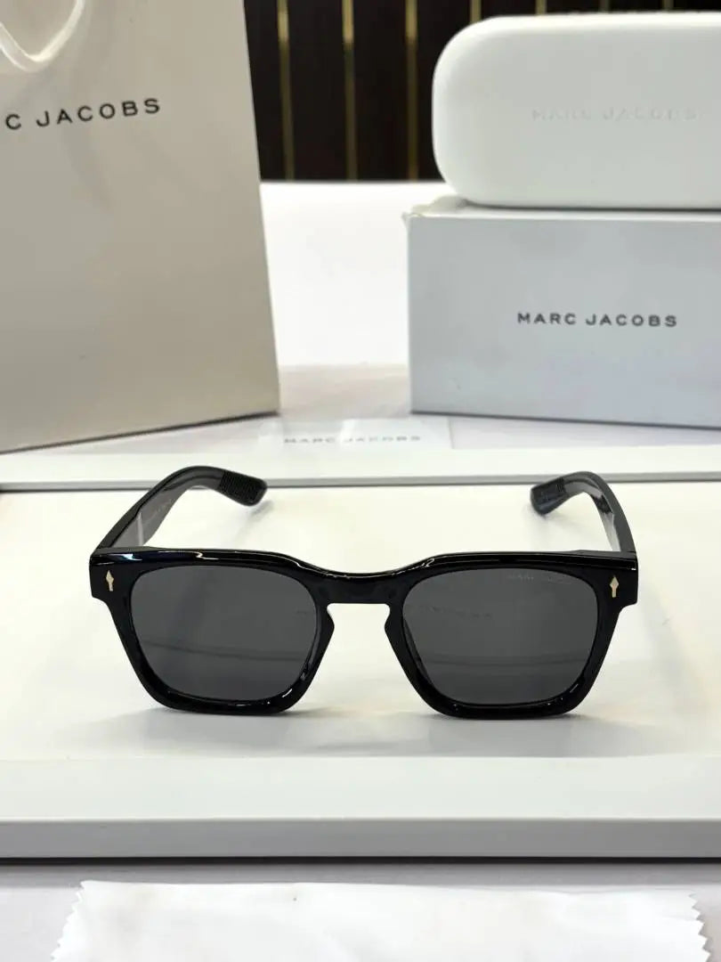 _Marc_jacobs_M11-25_